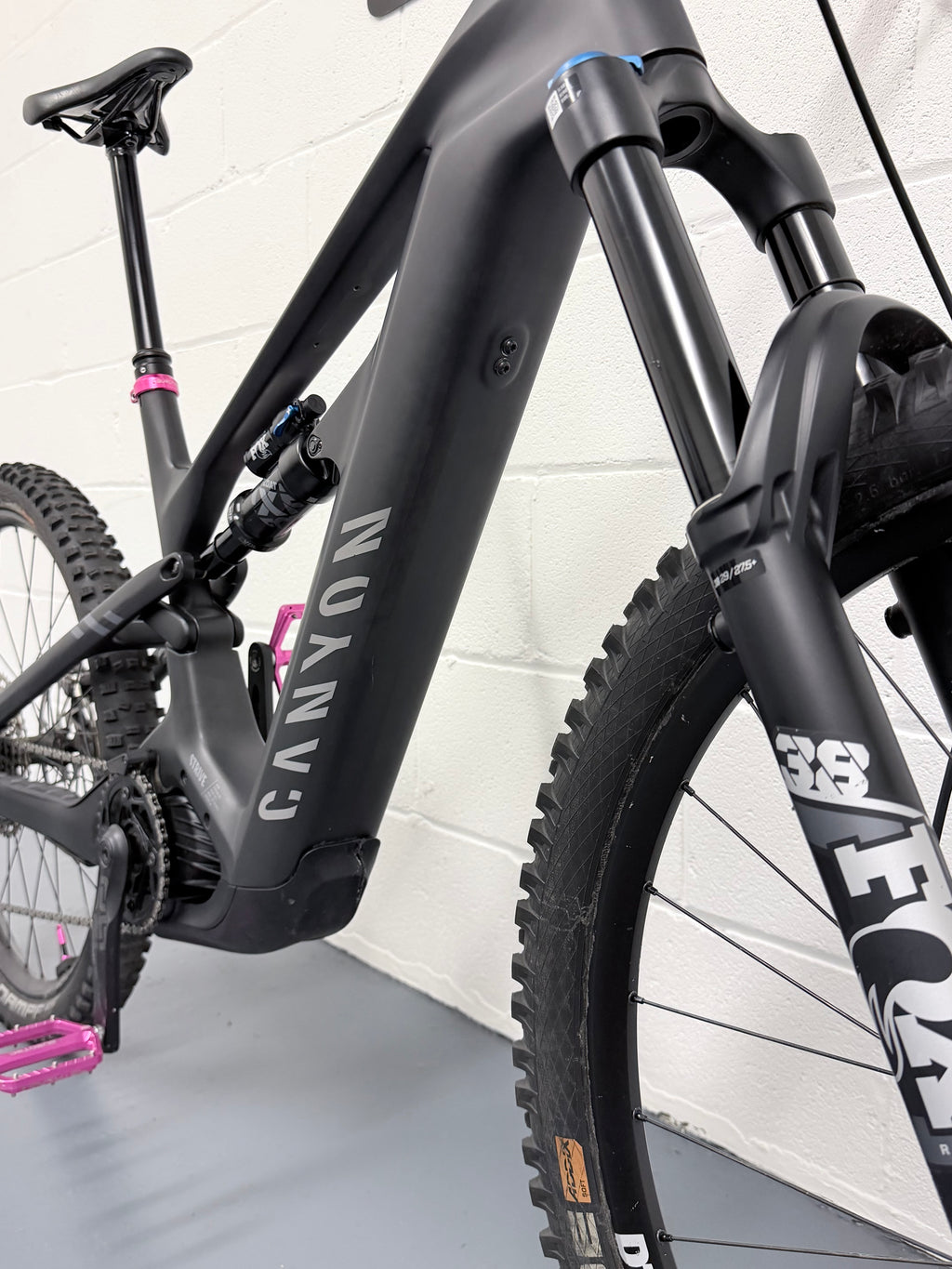 Large - 2024 Canyon Strive: ON CFR Underdog Full Suspension Electric Mountain Bike - EMTB