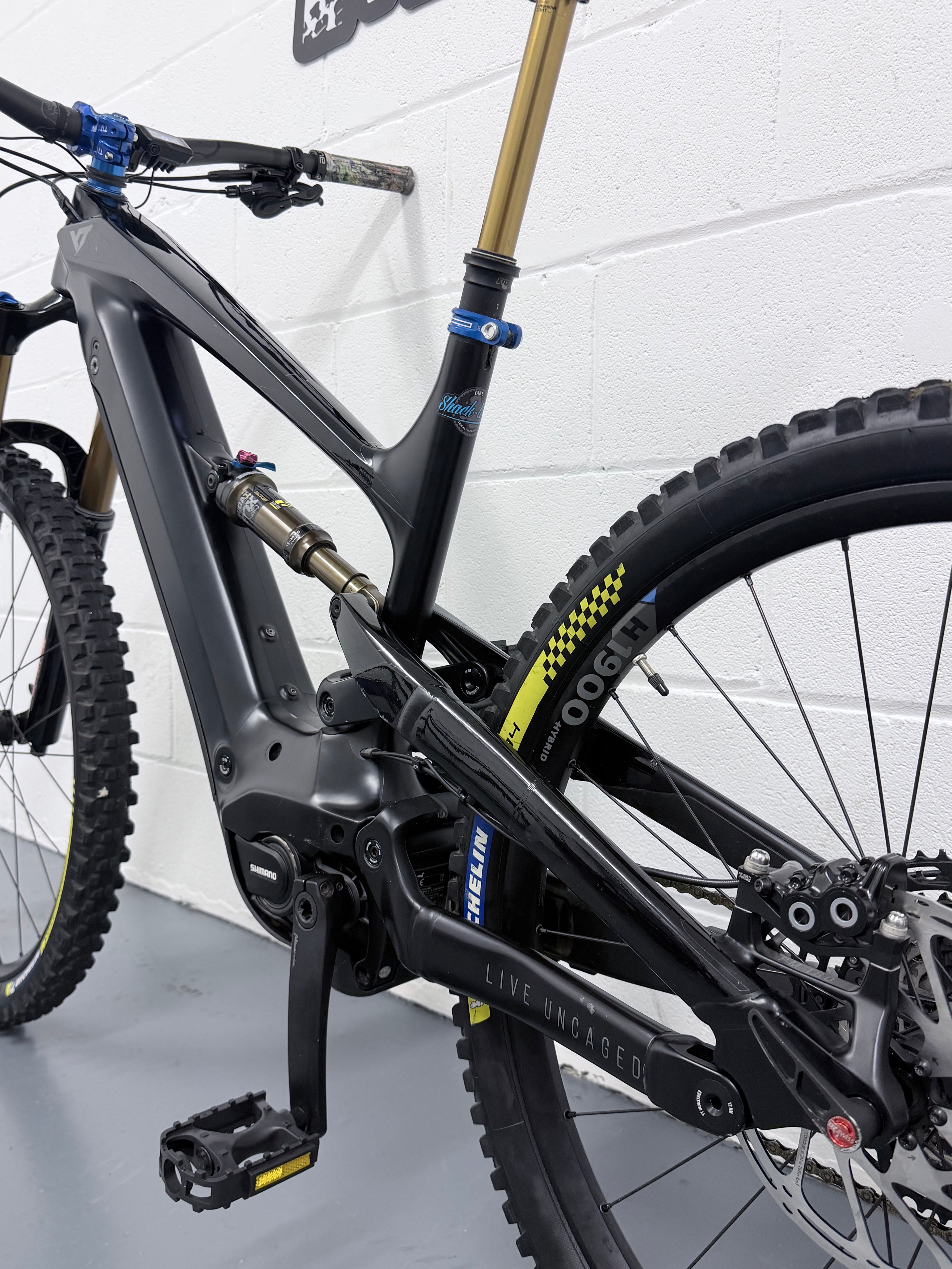 Large - 459 Miles - YT Decoy MX Full Suspension Electric Mountain Bike - EMTB - MTB