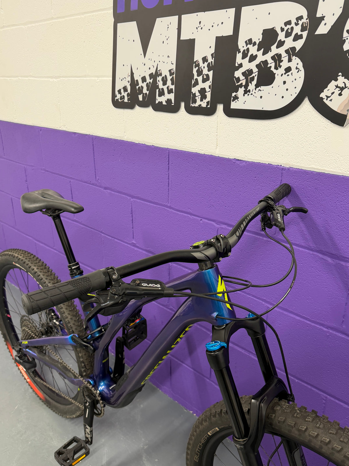 Large / 2019 Specialized StumpJumper Comp Carbon Full Suspension Mountain Bike / MTB