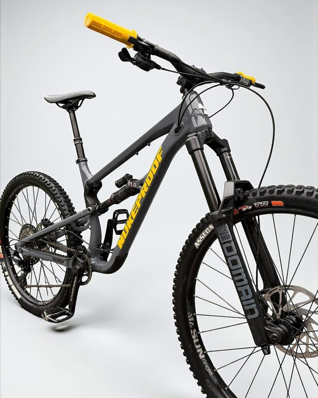 Large - Nukeproof Mega 290 Comp