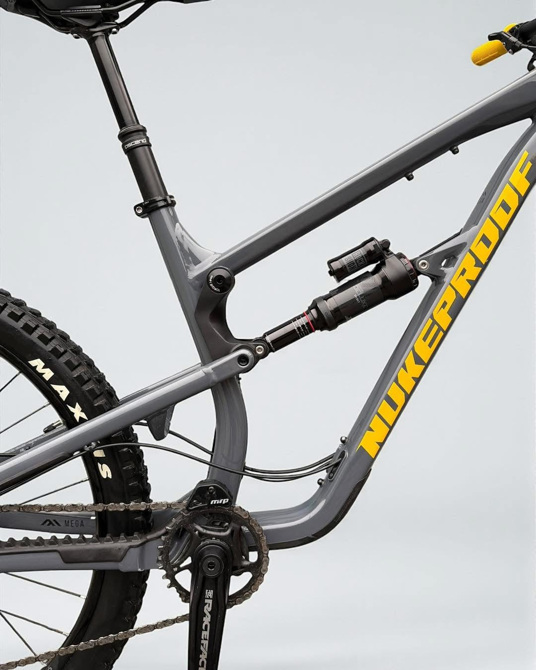 Large - Nukeproof Mega 290 Comp