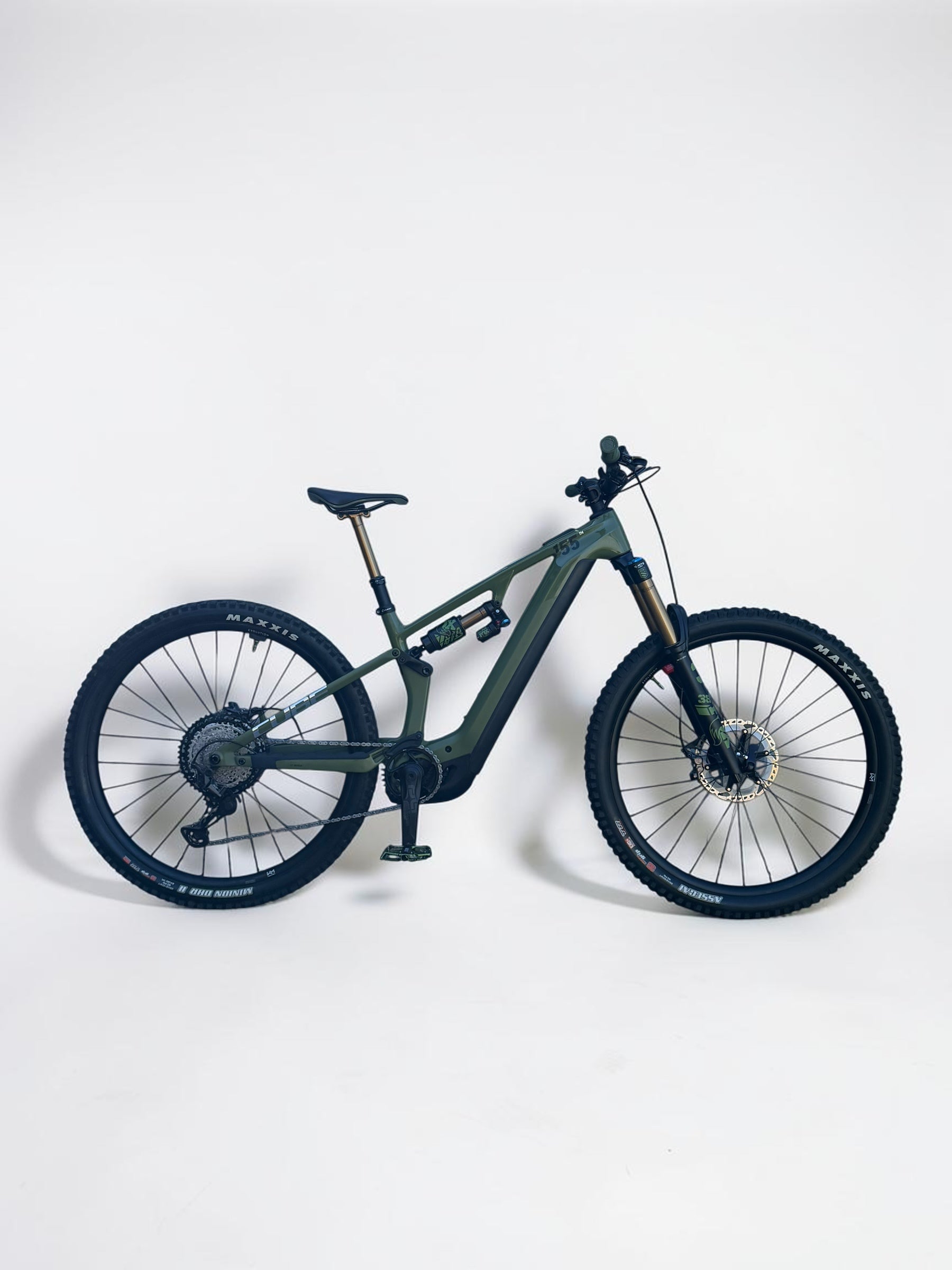 Medium - 452 Miles - Cube Stereo Hybrid One55 TM 750