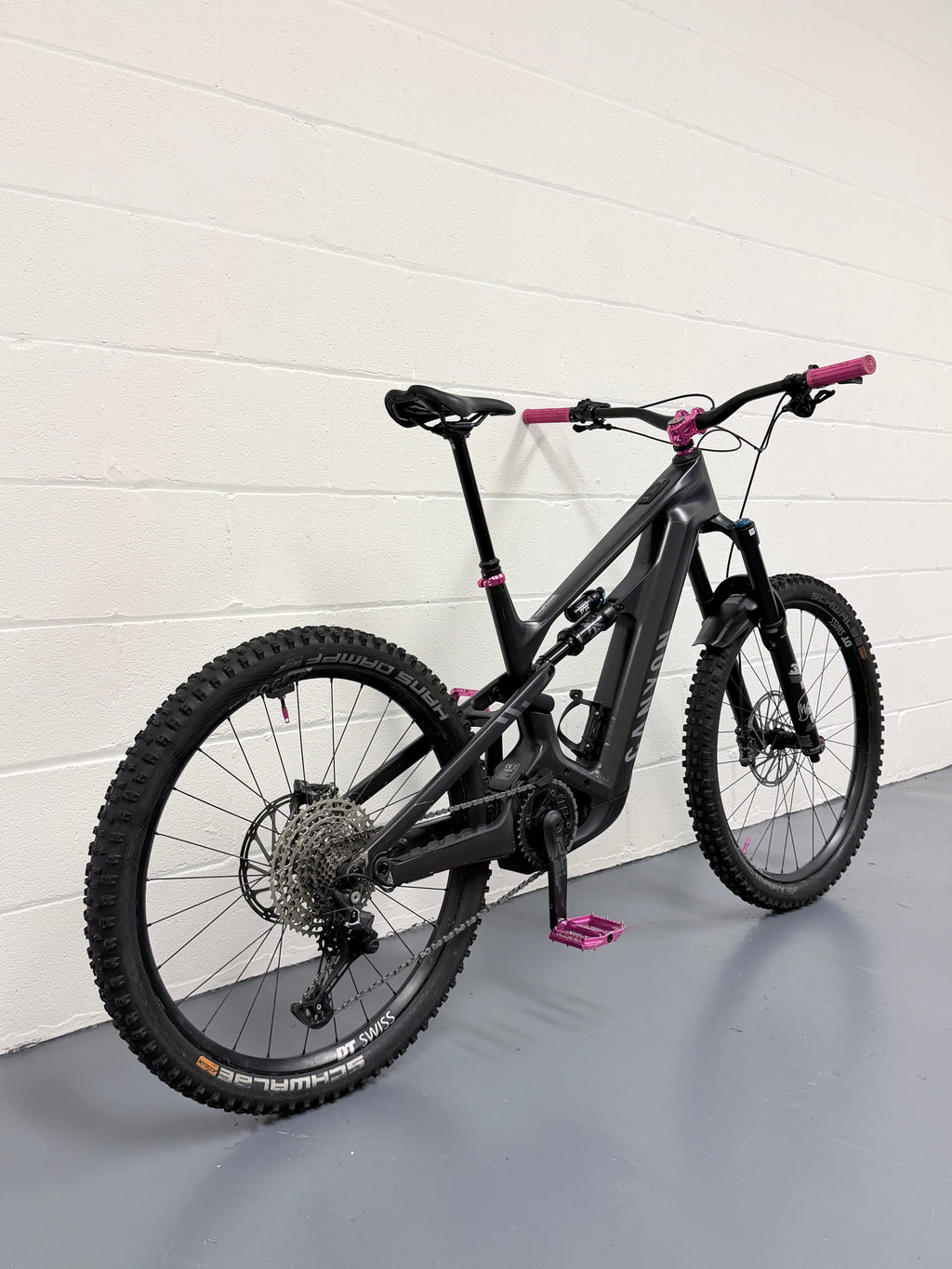Large - 601 Miles - 2024 Canyon Strive: ON CFR Underdog