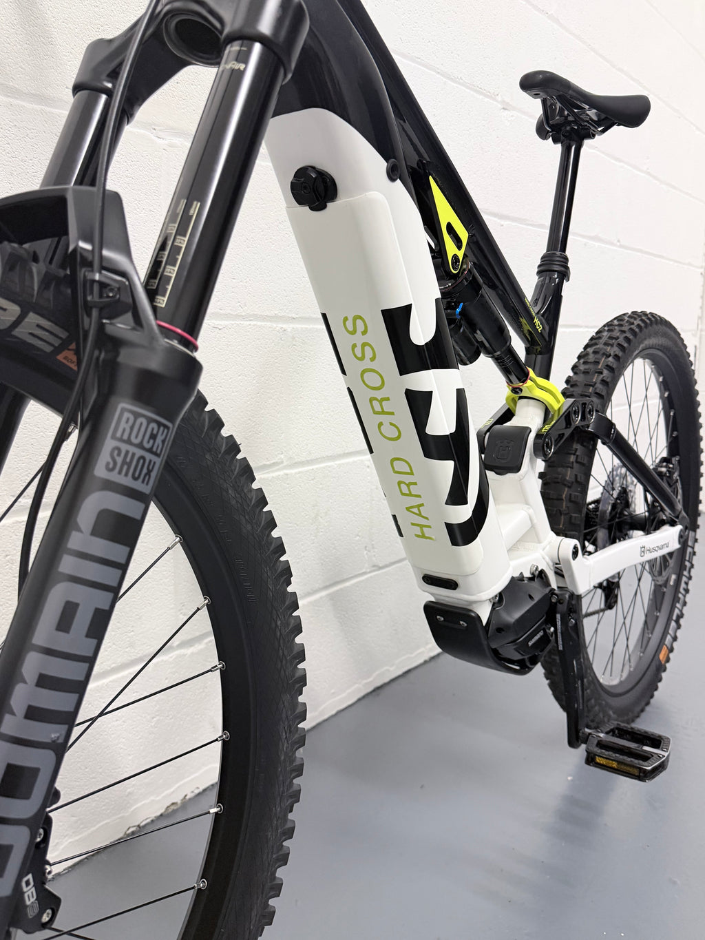 MEDIUM - 130 MILES! - HUSQVARNA HC2 FULL SUSPENSION ELECTRIC MOUNTAIN BIKE - EMTB - MTB