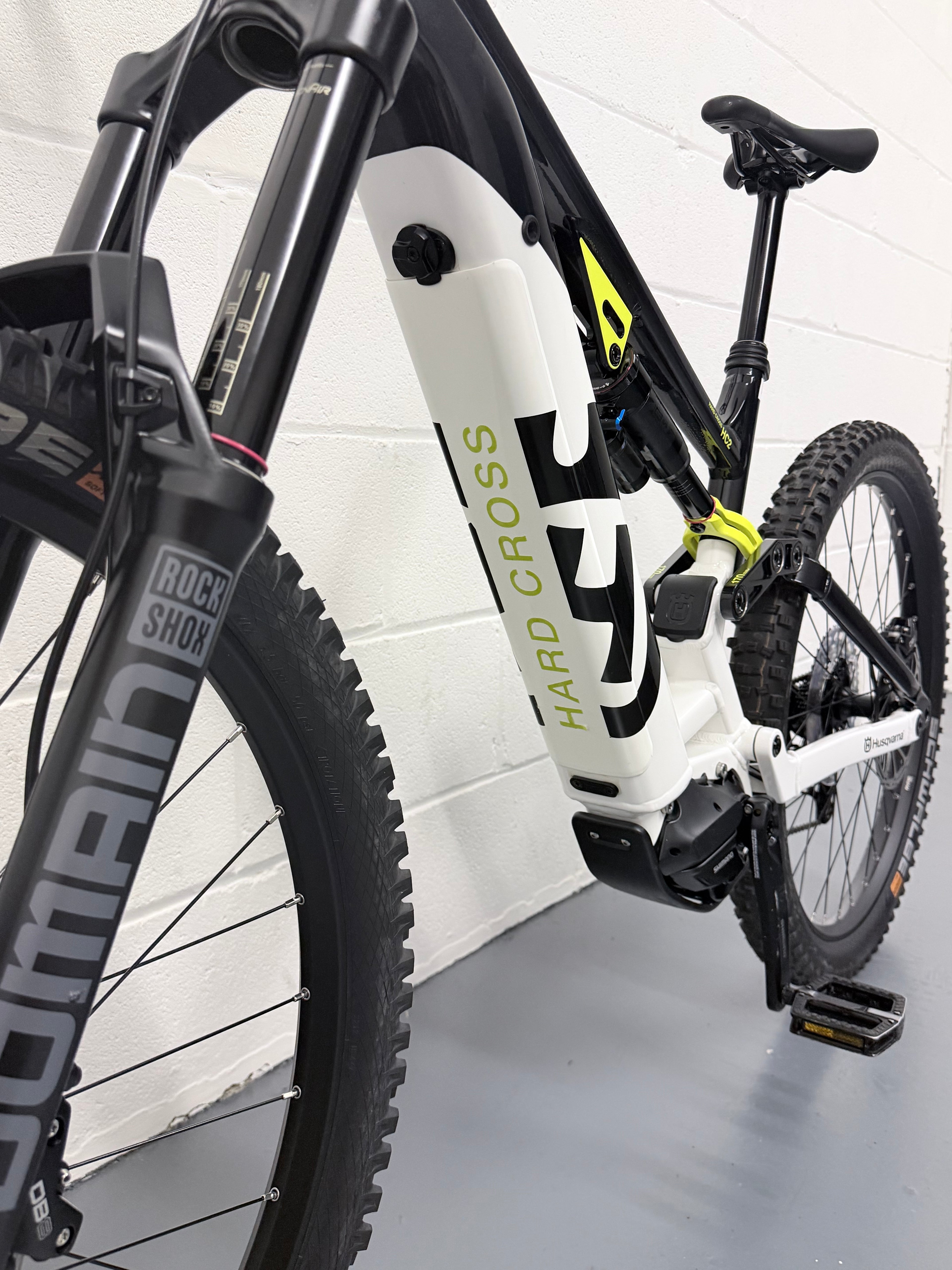 MEDIUM - 130 MILES! - HUSQVARNA HC2 FULL SUSPENSION ELECTRIC MOUNTAIN BIKE - EMTB - MTB