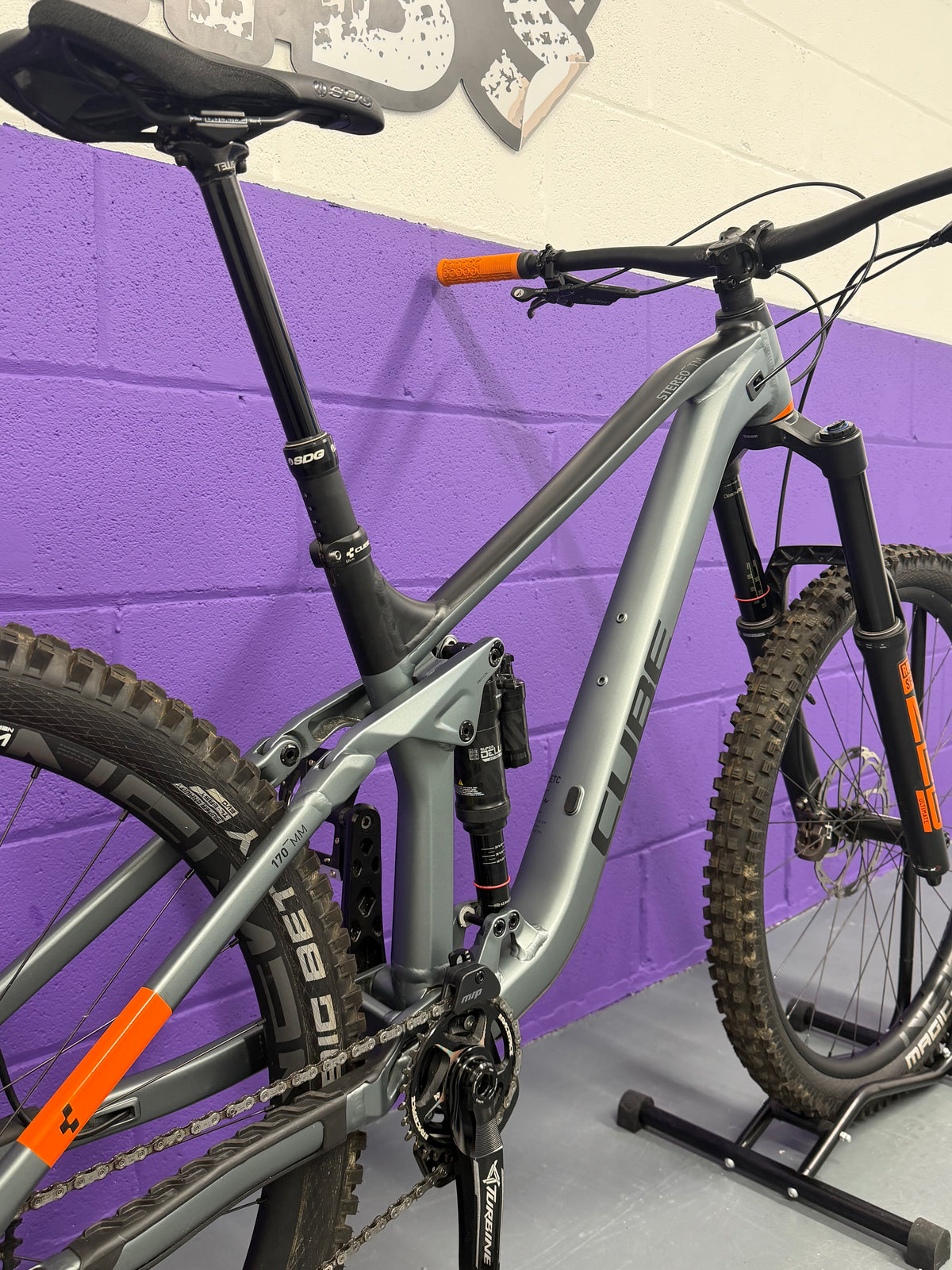 Large / 2021 Cube Stereo 170 TM Full Suspension Mountain Bike / Rare / MTB