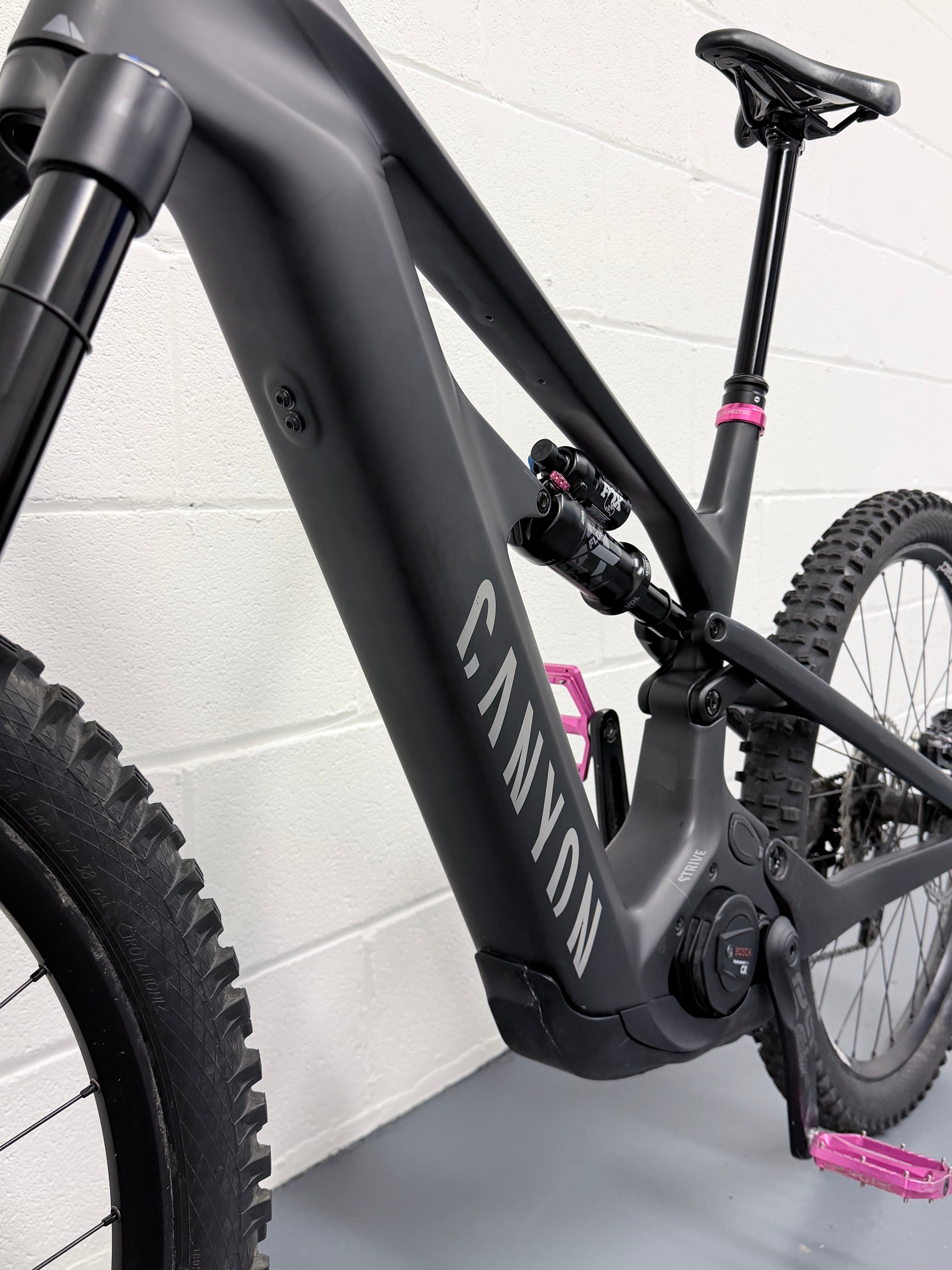 Large - 2024 Canyon Strive: ON CFR Underdog Full Suspension Electric Mountain Bike - EMTB