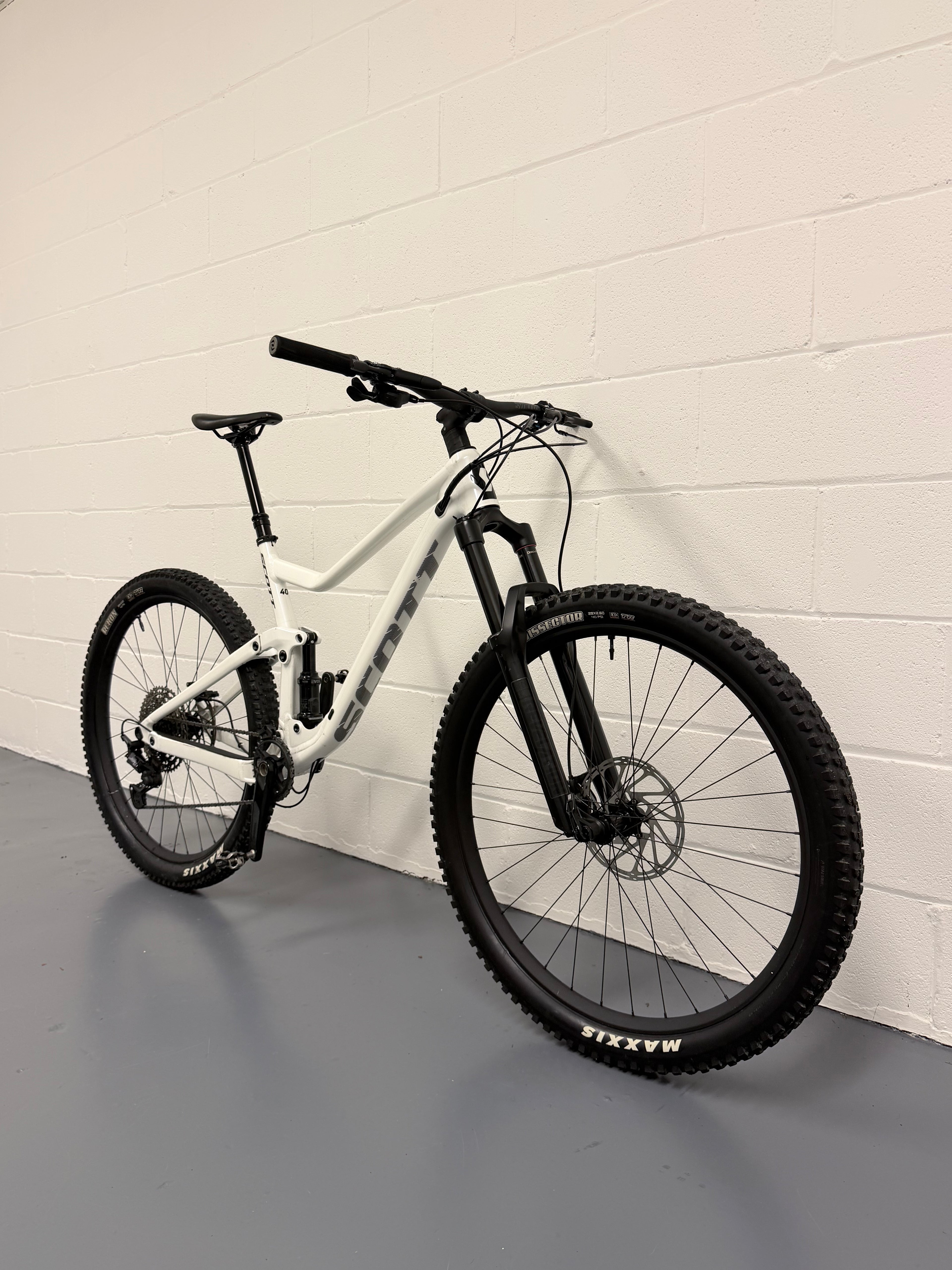 Large - Scott Genius 940 Full Suspension Mountain Bike - MTB