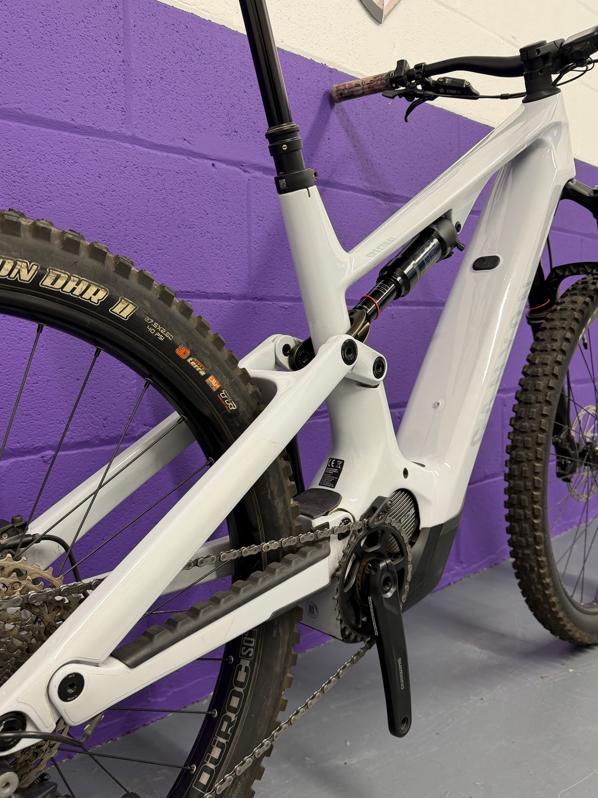 Large / 2024 Canyon Spectral ON CF7 Full Suspension Electric Mountain Bike / EMTB / MTB
