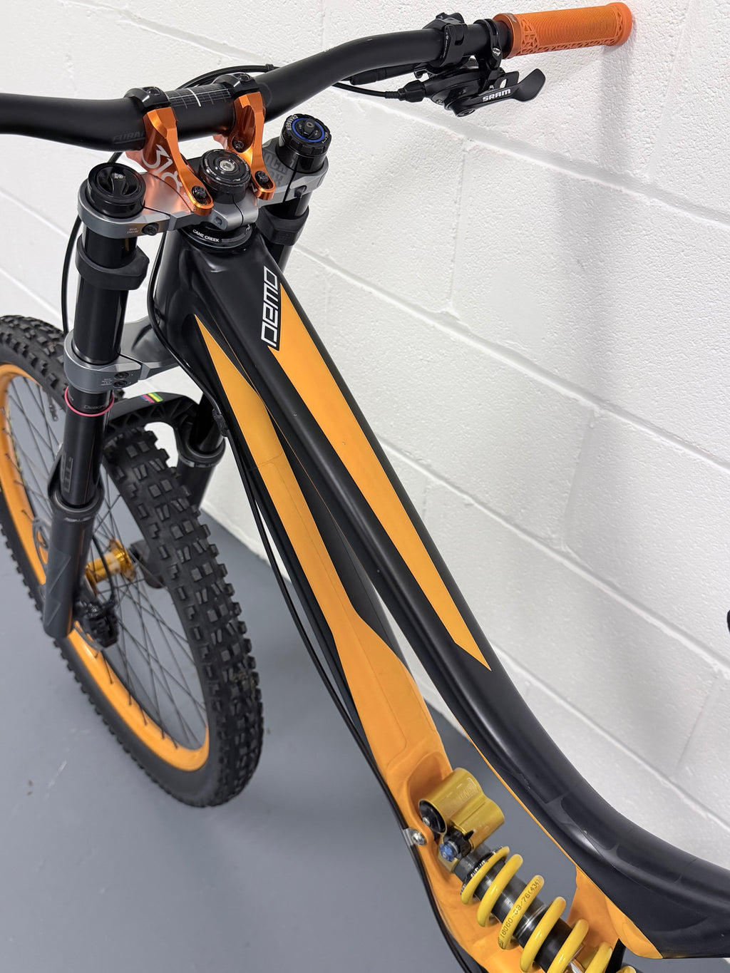 2017 Specialized Demo 8 Full Suspension Mountain Bike - MTB - DH