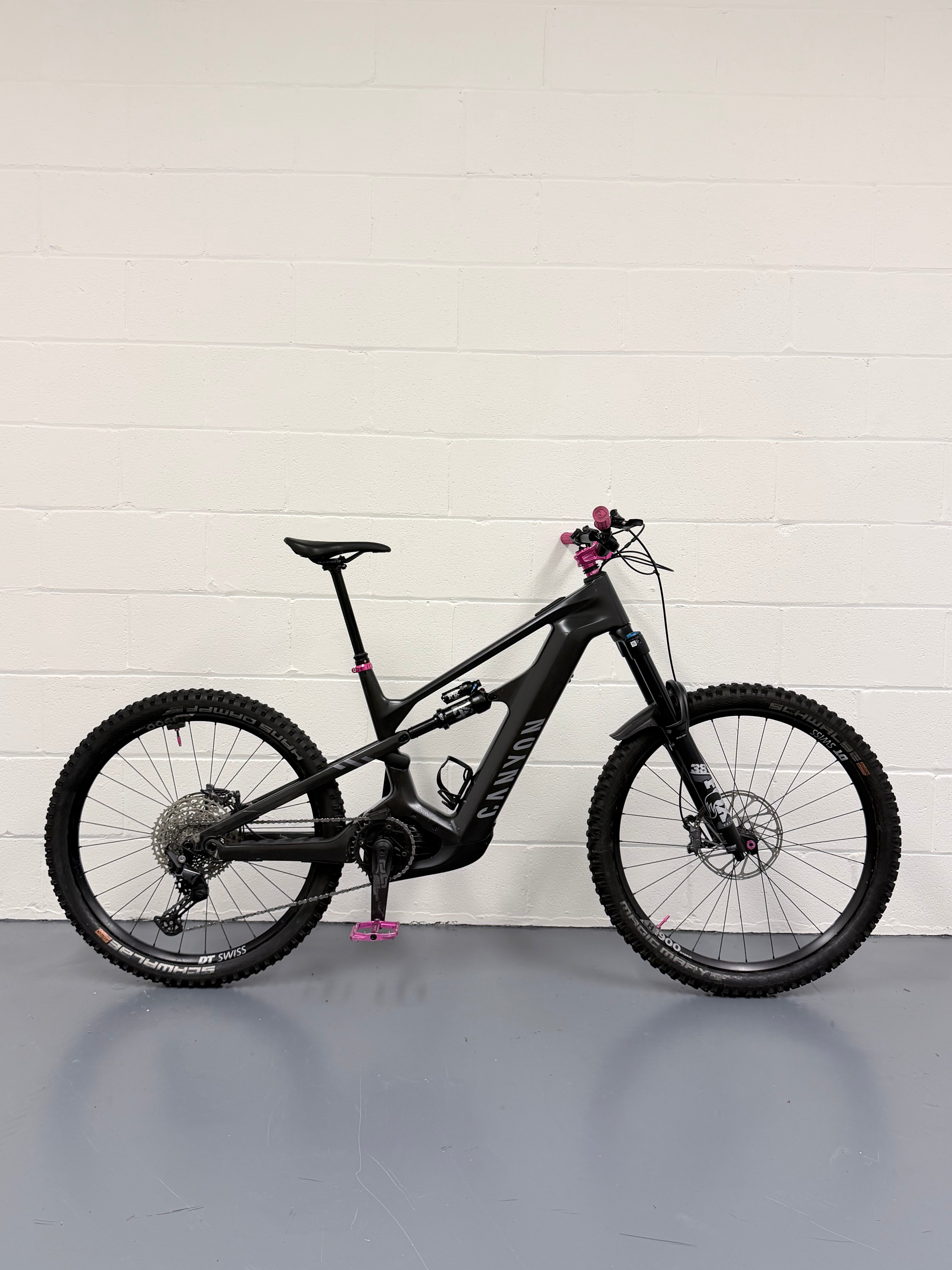 Large - 601 Miles - 2024 Canyon Strive: ON CFR Underdog