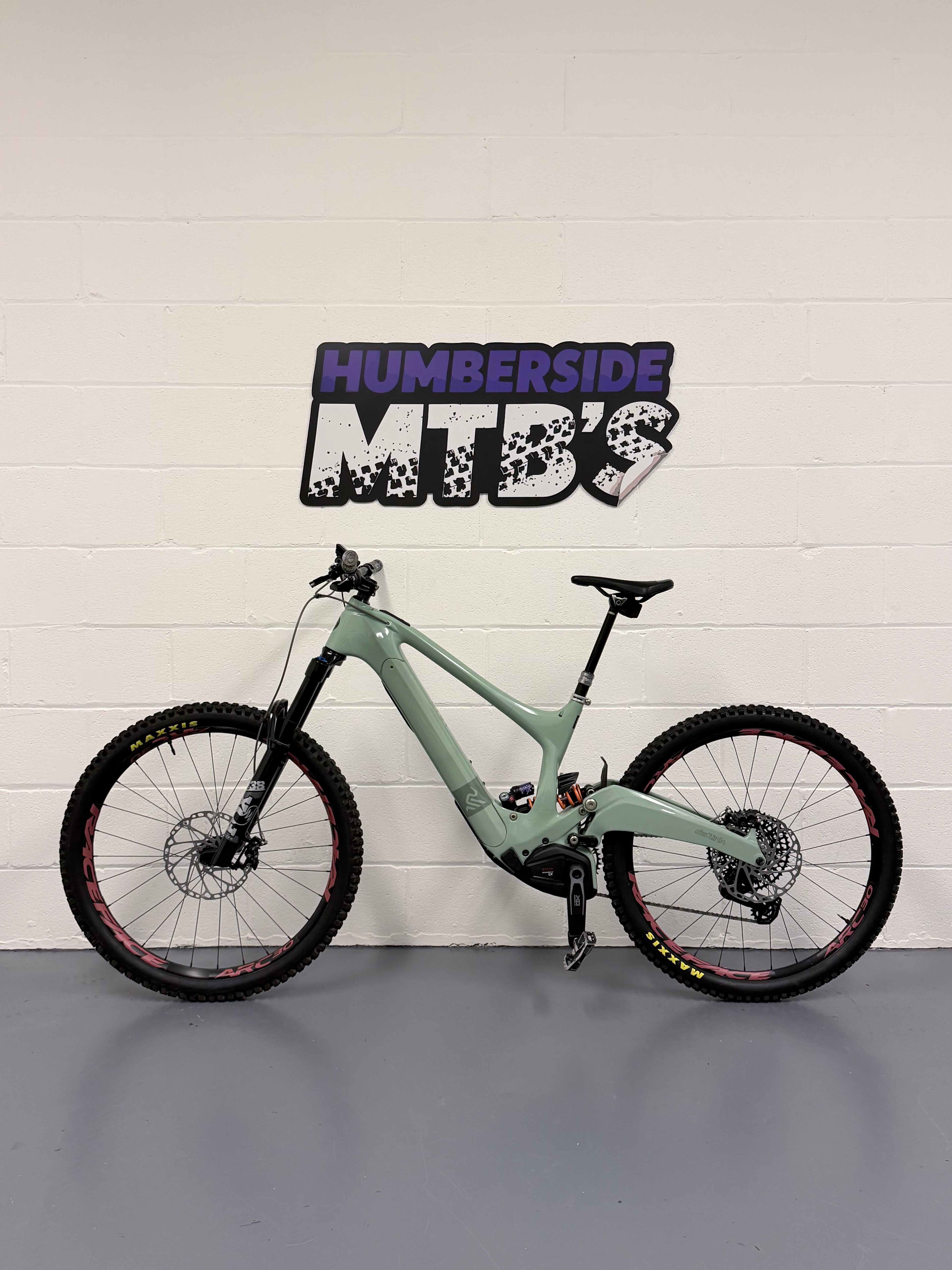 XL - 444 Miles - 2025 IBIS OSO 1.1 - UPGRADED Full Suspension Electric Mountain Bike - EMTB - MTB