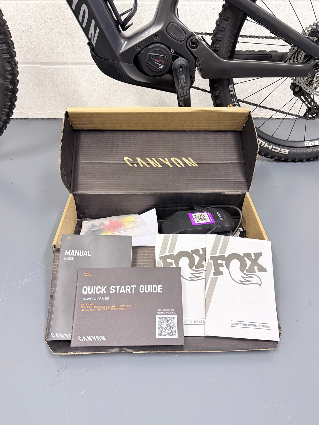 Large - 601 Miles - 2024 Canyon Strive: ON CFR Underdog