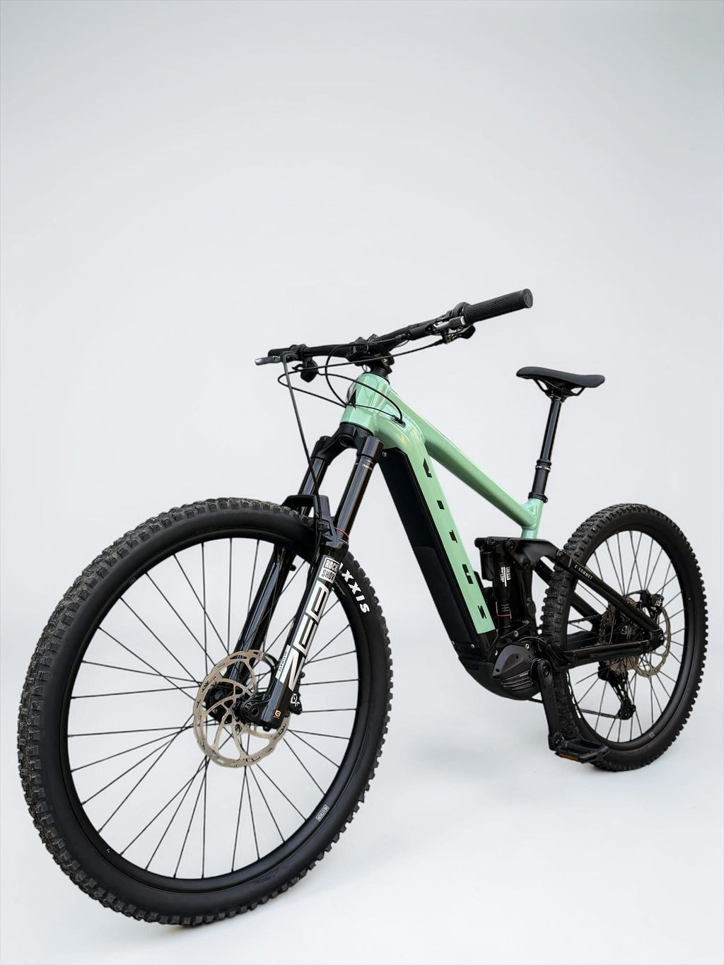 Medium - 16 Miles - Vitus E-Sommet VRX 297