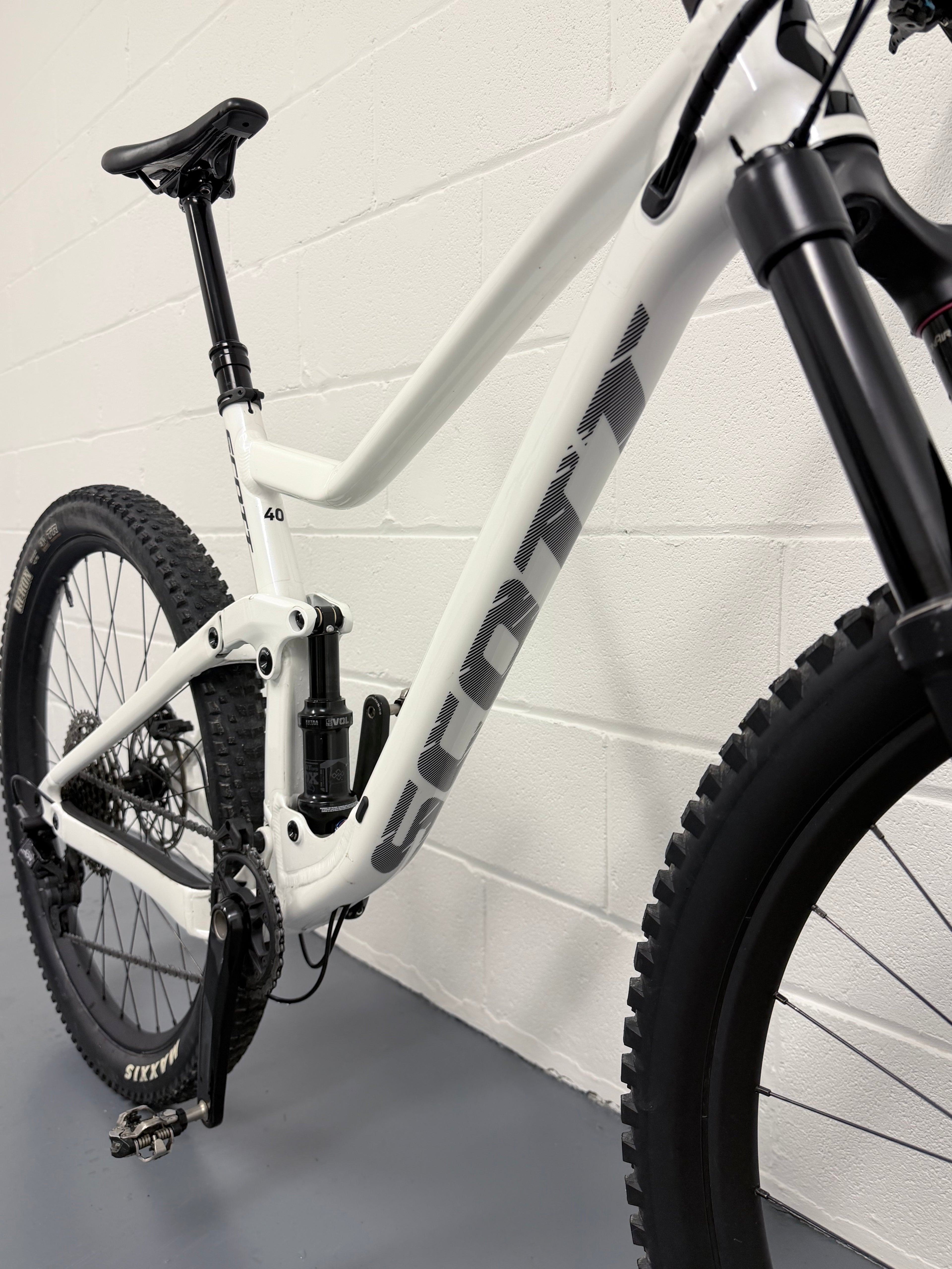 Large - Scott Genius 940 Full Suspension Mountain Bike - MTB