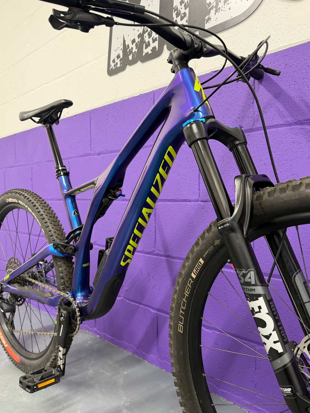 Large / 2019 Specialized StumpJumper Comp Carbon Full Suspension Mountain Bike / MTB