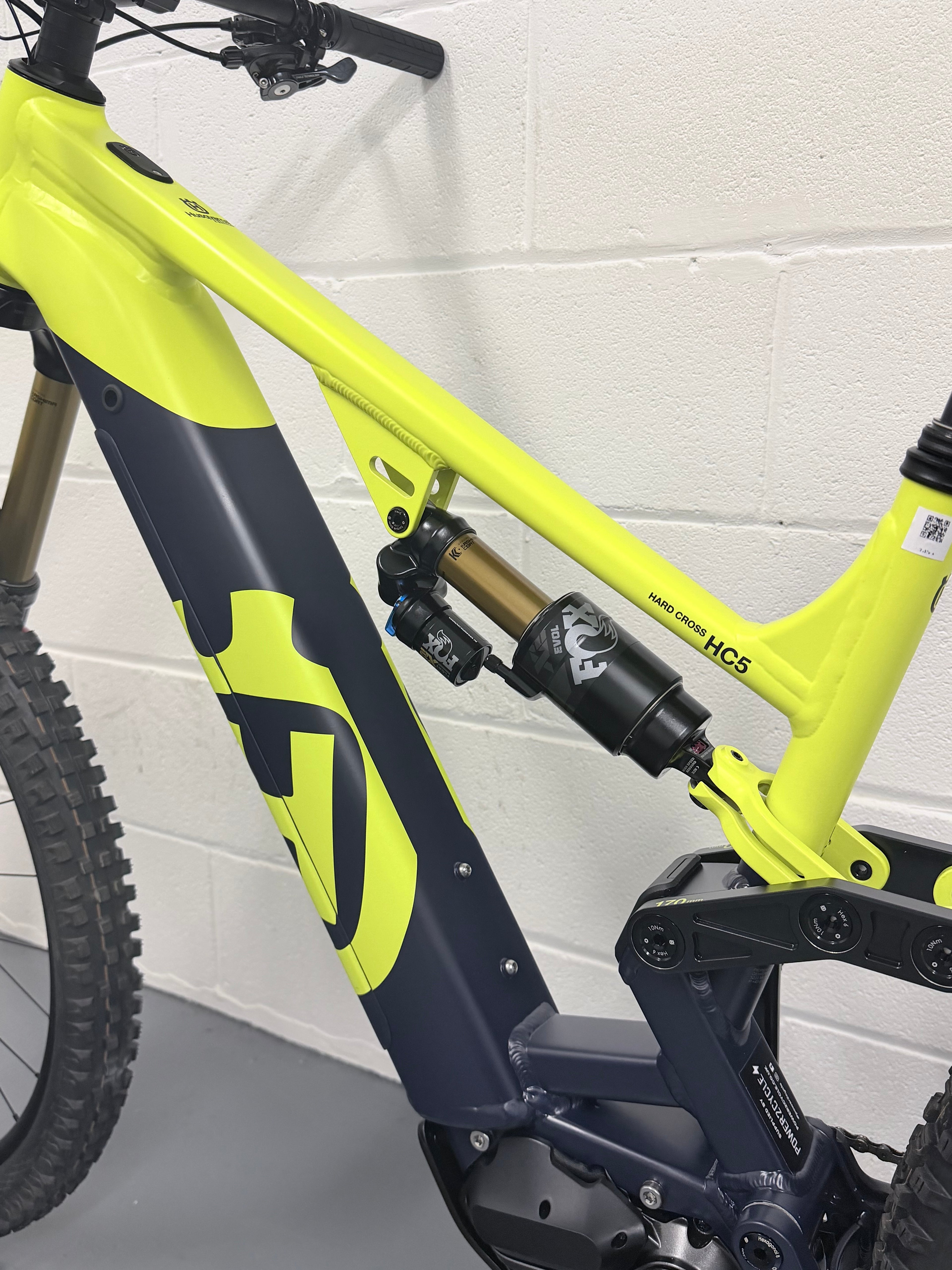 LARGE - 99 MILES! - HUSQVARNA HC5 FULL SUSPENSION ELECTRIC MOUNTAIN BIKE - EMTB - MTB