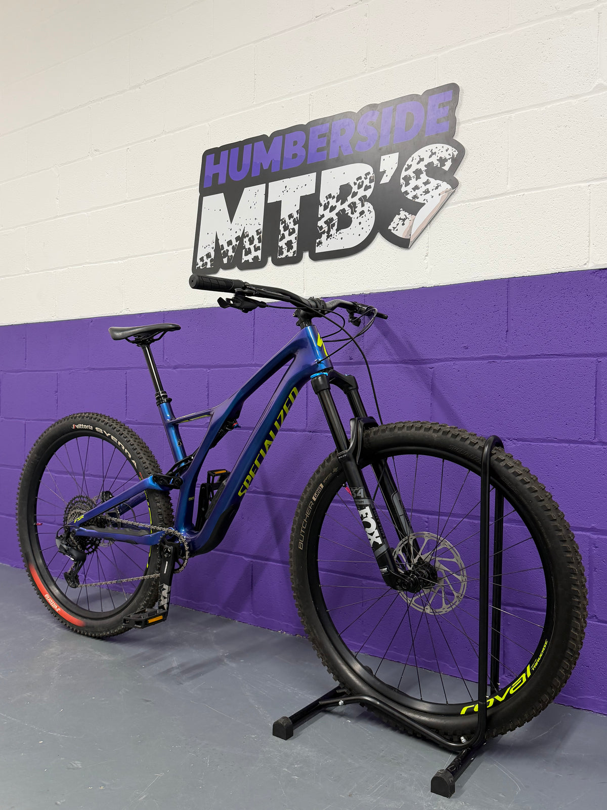 Large / 2019 Specialized StumpJumper Comp Carbon Full Suspension Mountain Bike / MTB