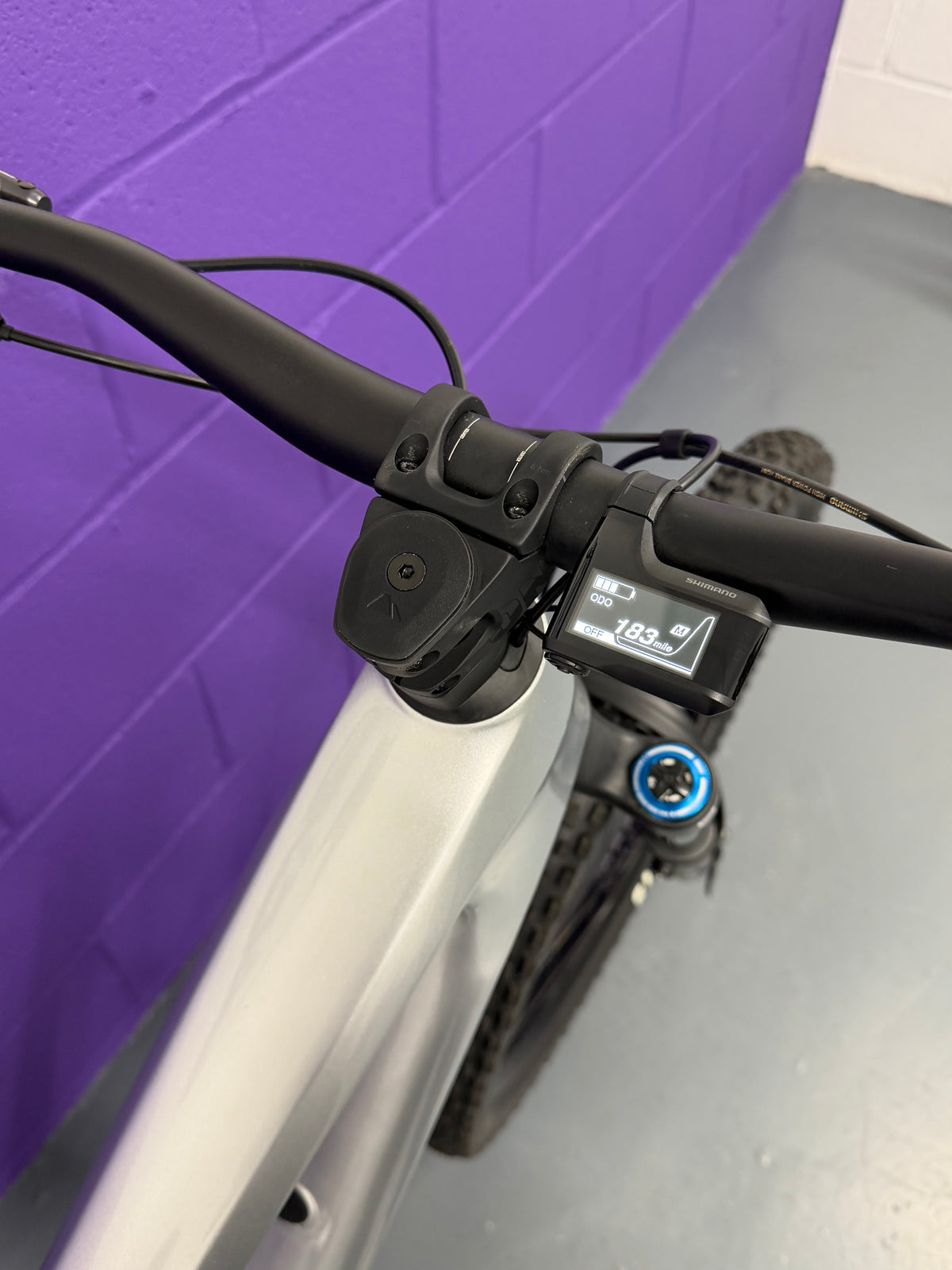 Large / 2024 Canyon Spectral ON CF9 Full Suspension Electric Mountain Bike / EMTB / MTB