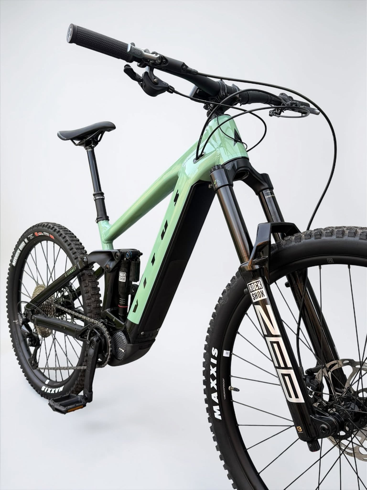 Medium - 16 Miles - Vitus E-Sommet VRX 297