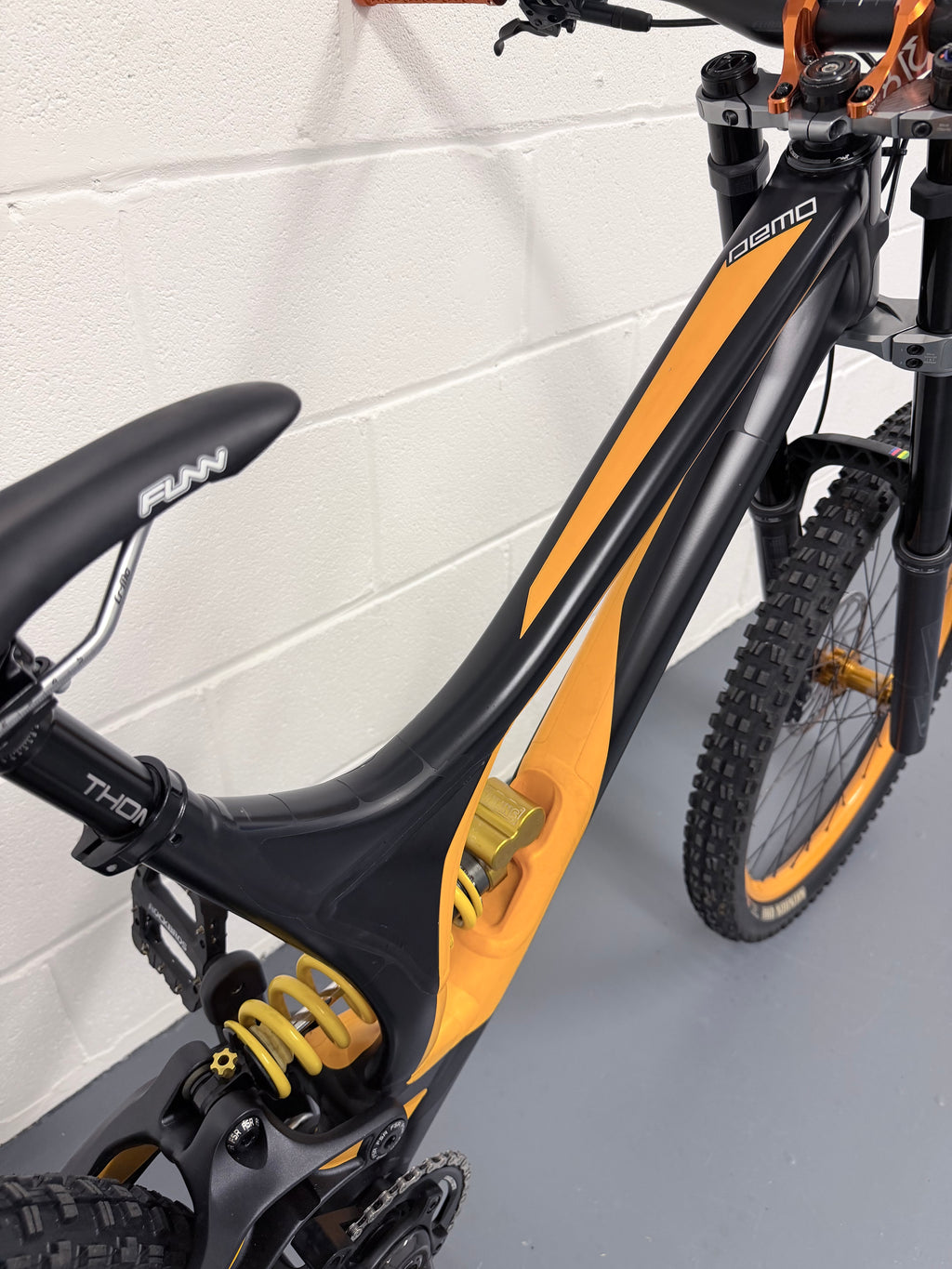 2017 Specialized Demo 8 Full Suspension Mountain Bike - MTB - DH