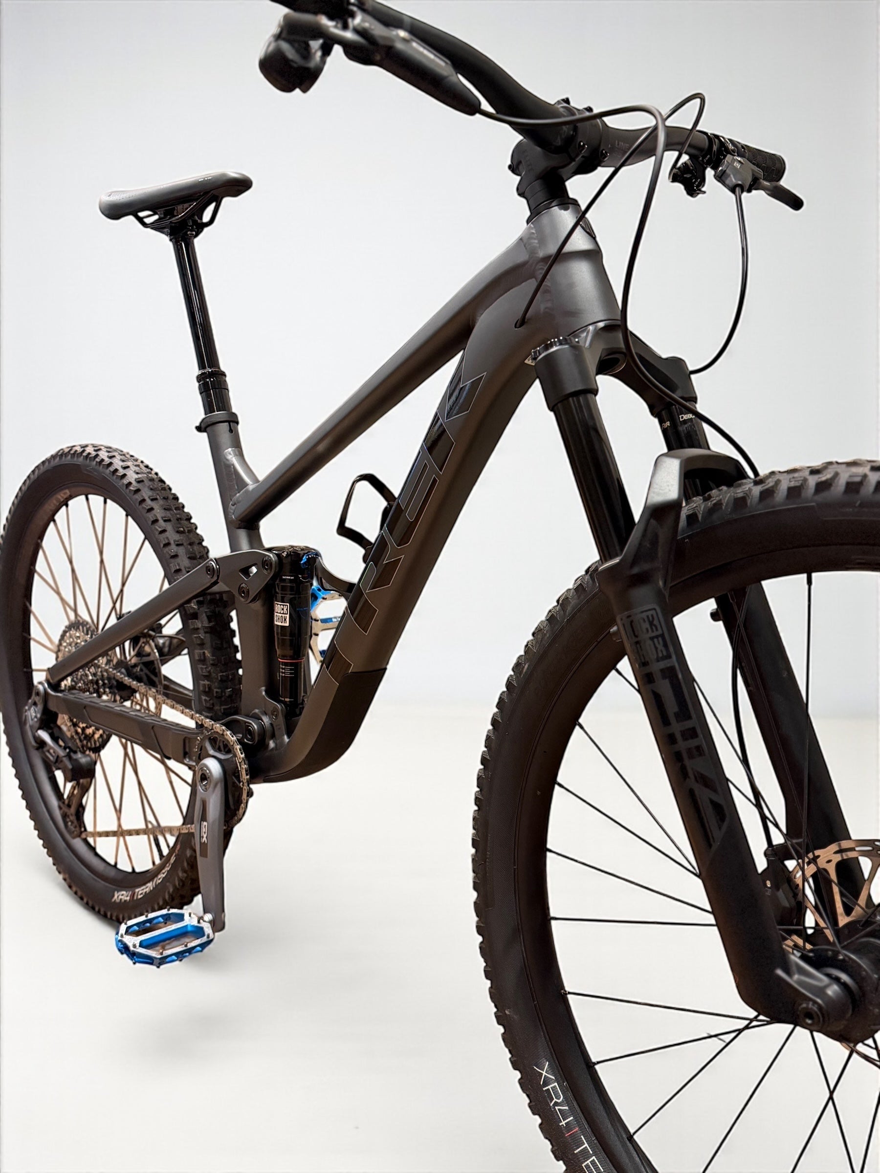 Large / Trek Top Fuel 8 GX AXE Full Suspension Mountain Bike / SRAM GX AXE / MTB