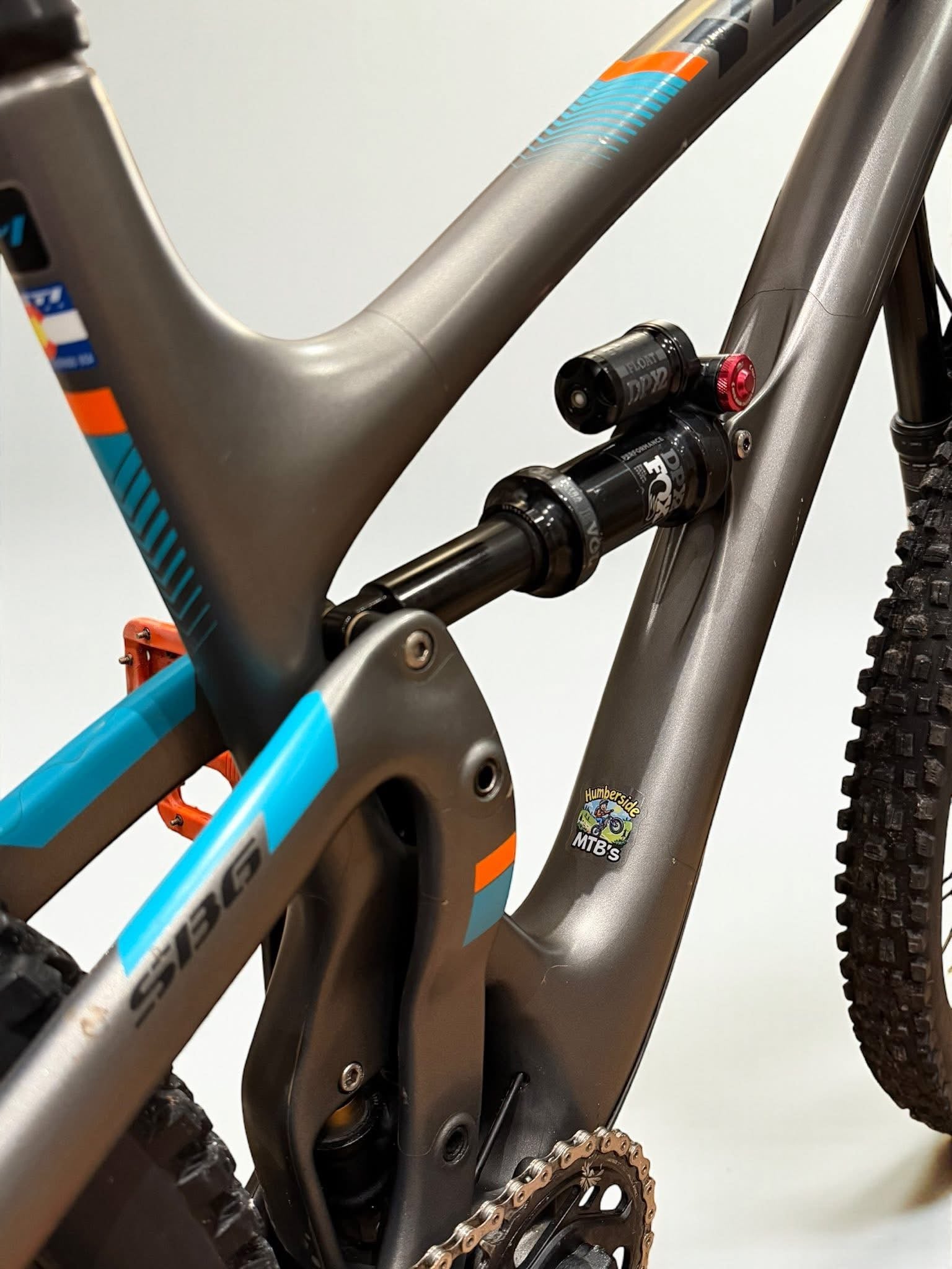 Medium - Yeti SB6 Carbon GX