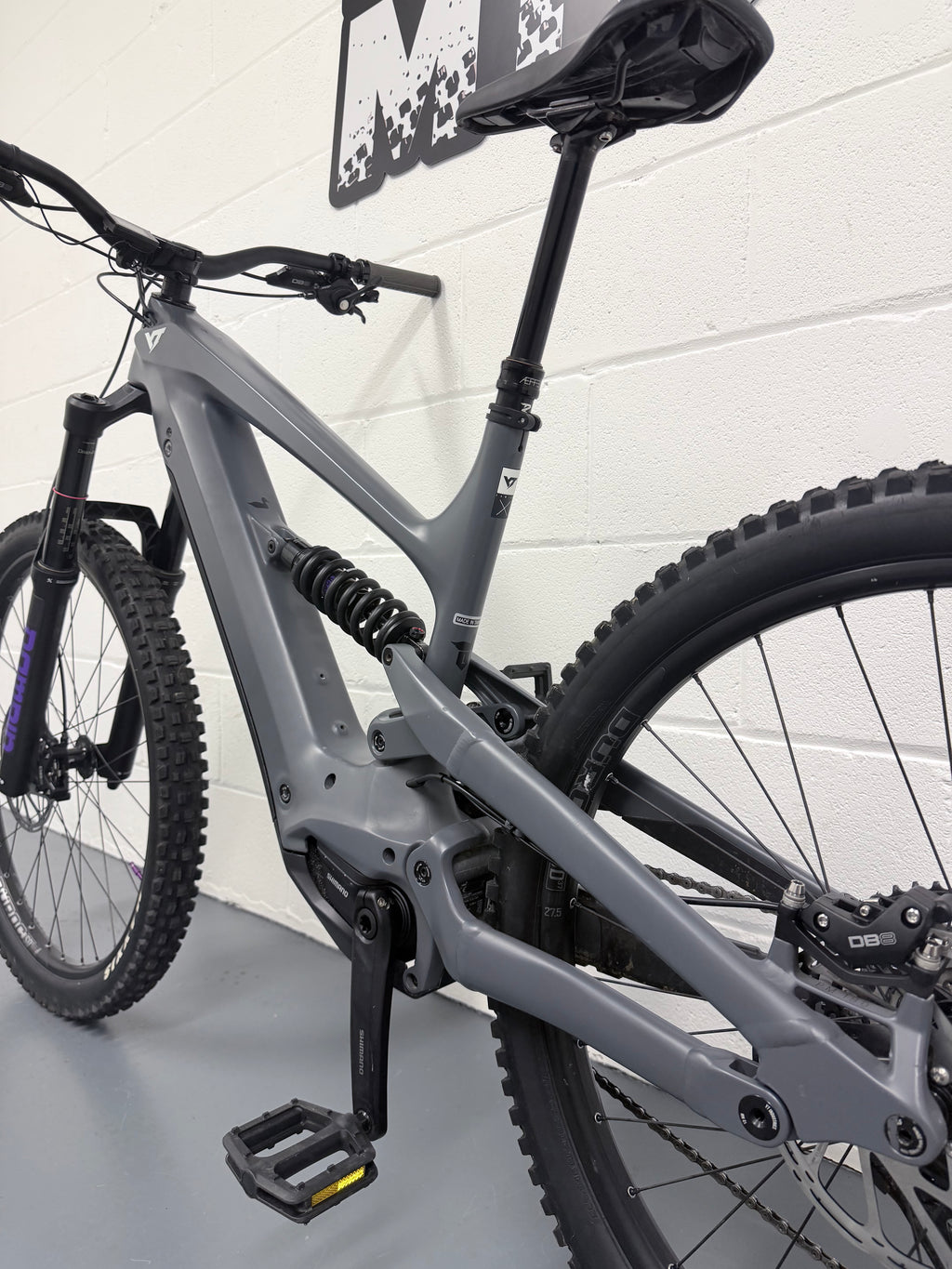 Large - 339 miles - 2024 YT Decoy MX Core 1 Full Suspension Electric Mountain Bike - EMTB - MTB