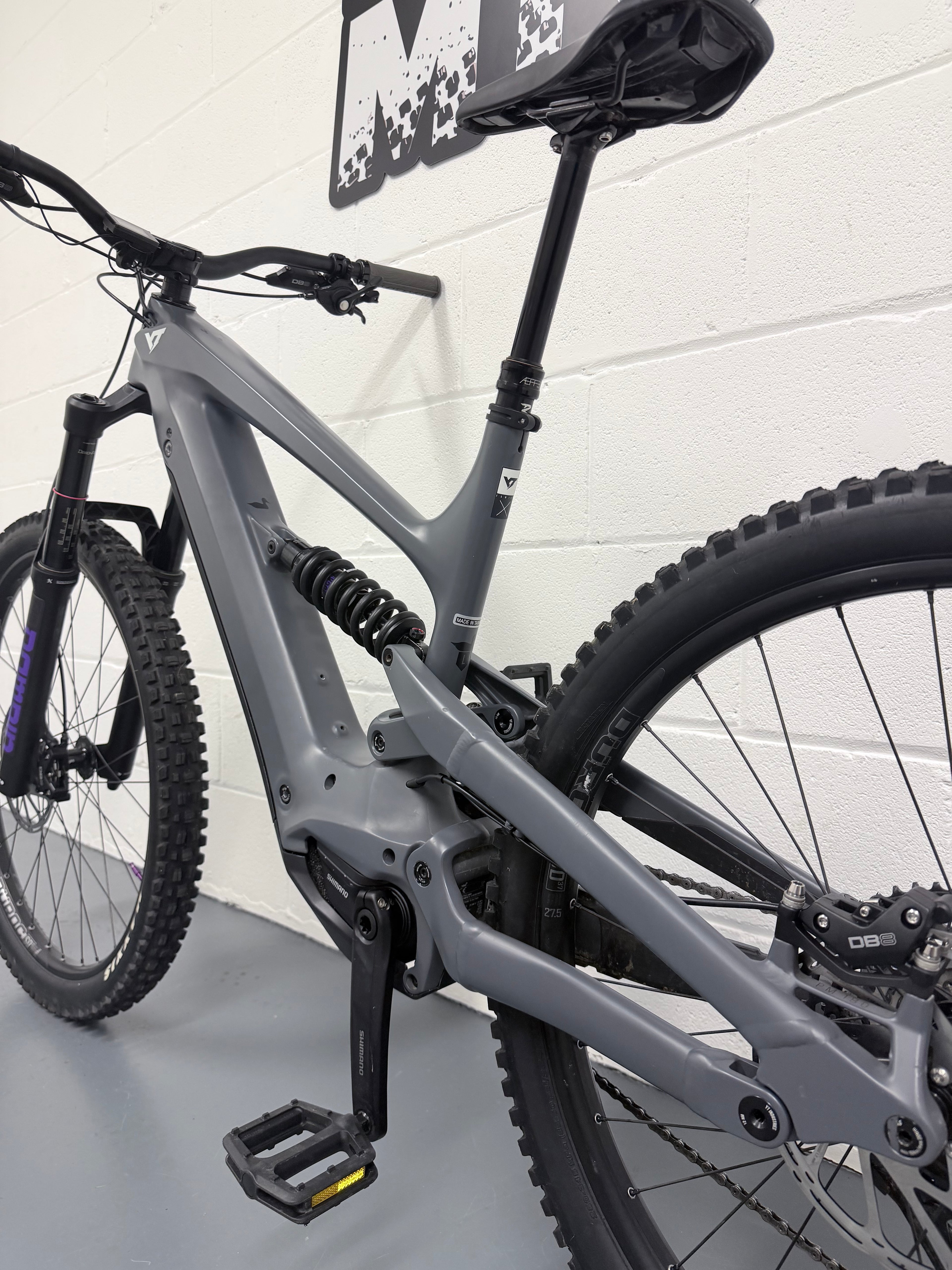Large - 339 miles - 2024 YT Decoy MX Core 1 Full Suspension Electric Mountain Bike - EMTB - MTB