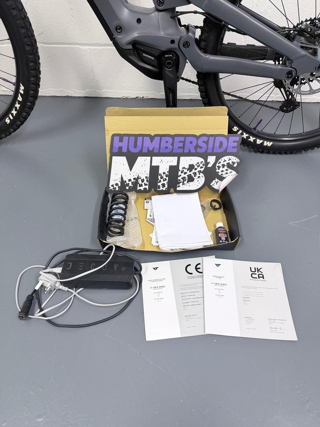 Large - 339 miles - 2024 YT Decoy MX Core 1 Full Suspension Electric Mountain Bike - EMTB - MTB