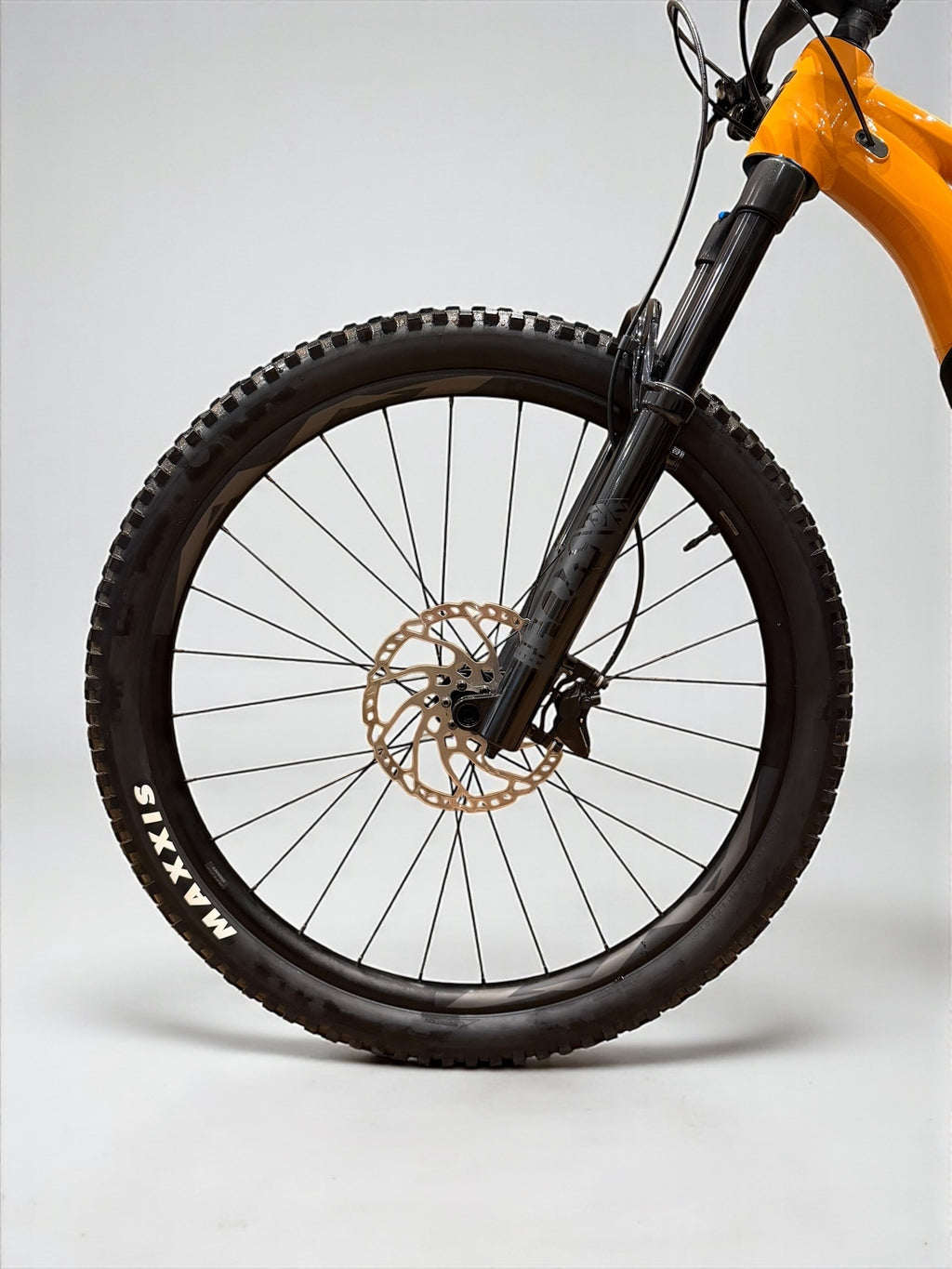 2024 / Large / Giant Trance X 2 Full Suspension Mountain Bike / MTB / Fox / 29er