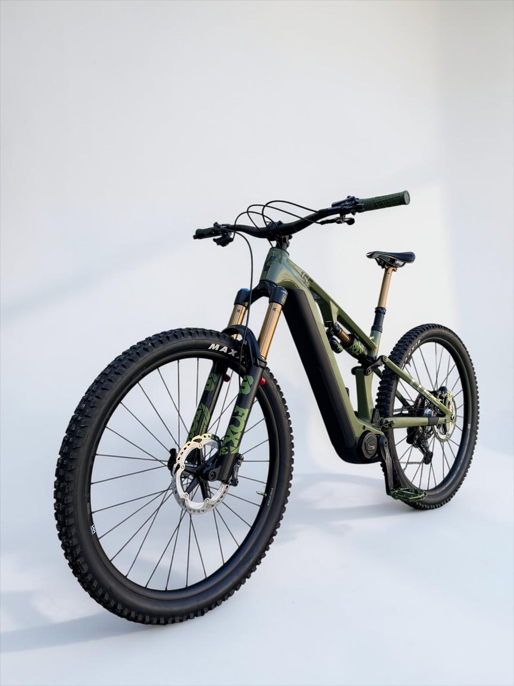 Medium - 452 Miles - Cube Stereo Hybrid One55 TM 750
