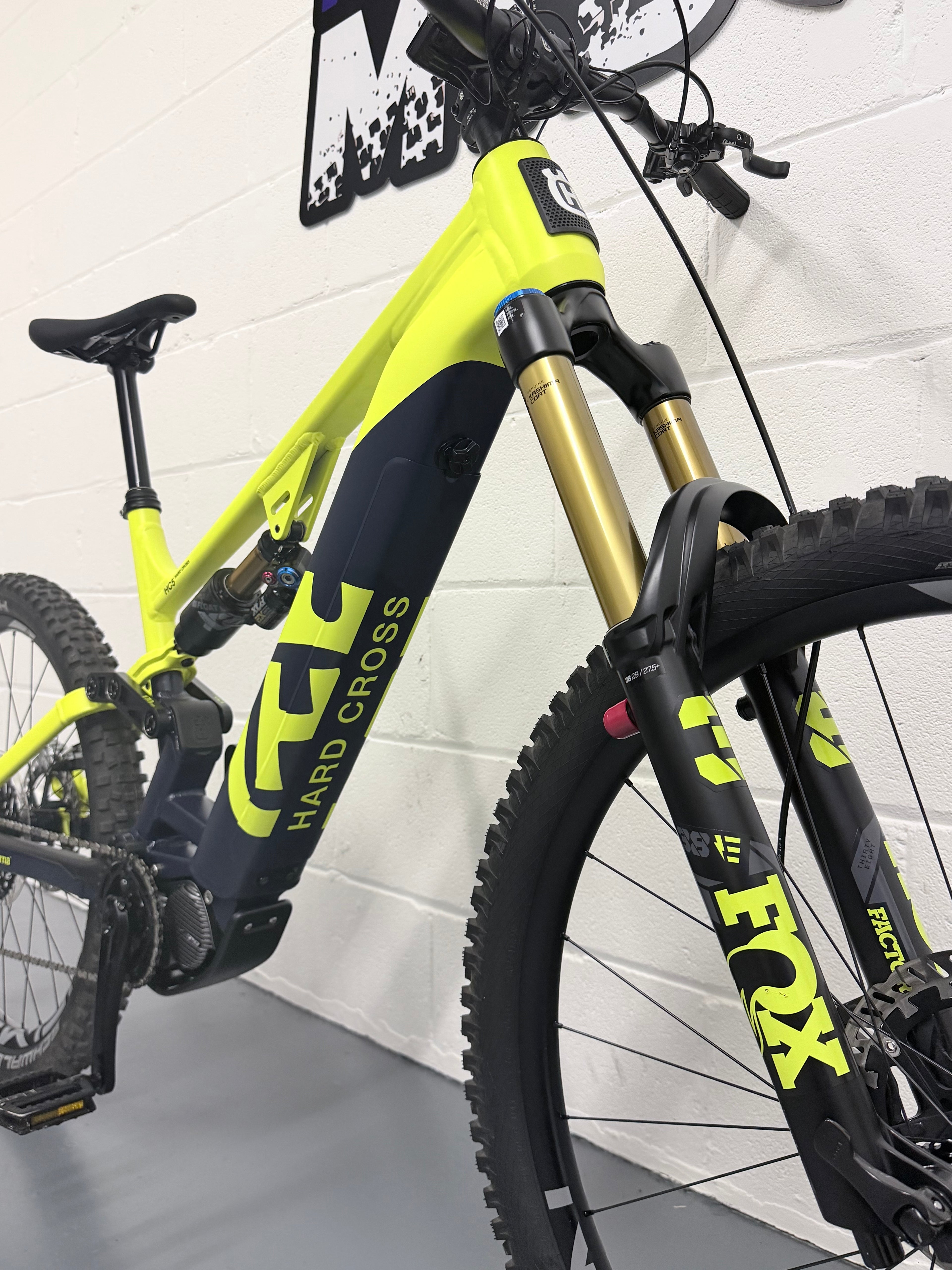LARGE - 99 MILES! - HUSQVARNA HC5 FULL SUSPENSION ELECTRIC MOUNTAIN BIKE - EMTB - MTB