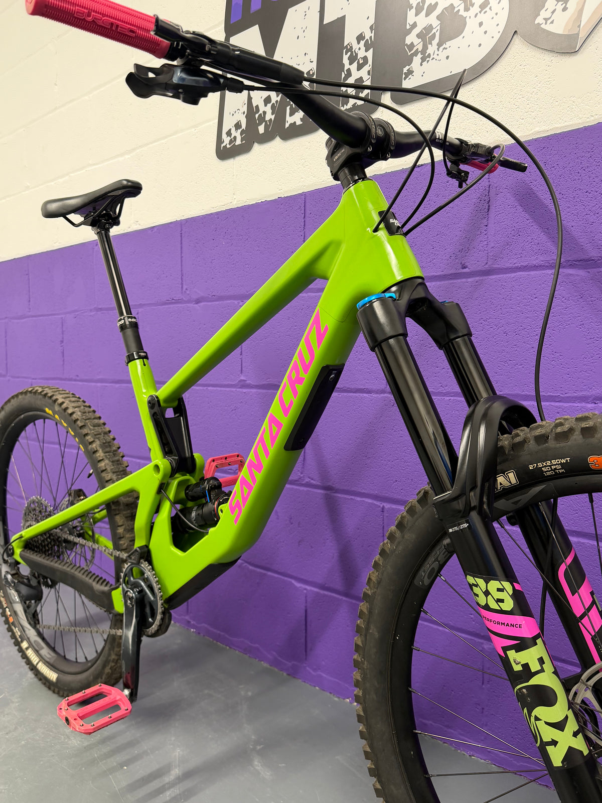 Large / Santa Cruz Nomad CS - Adder Green Full Suspension Mountain Bike / Burgtec / MTB
