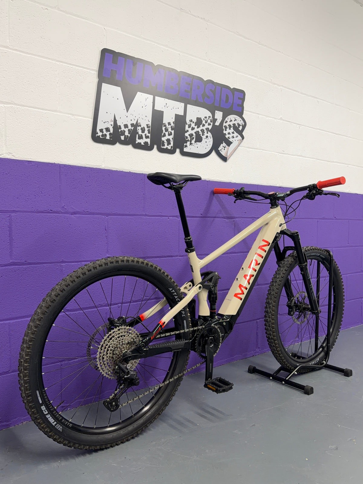 XL / 2024 Rift Zone E1 / EMTB / E-BIKE / MTB