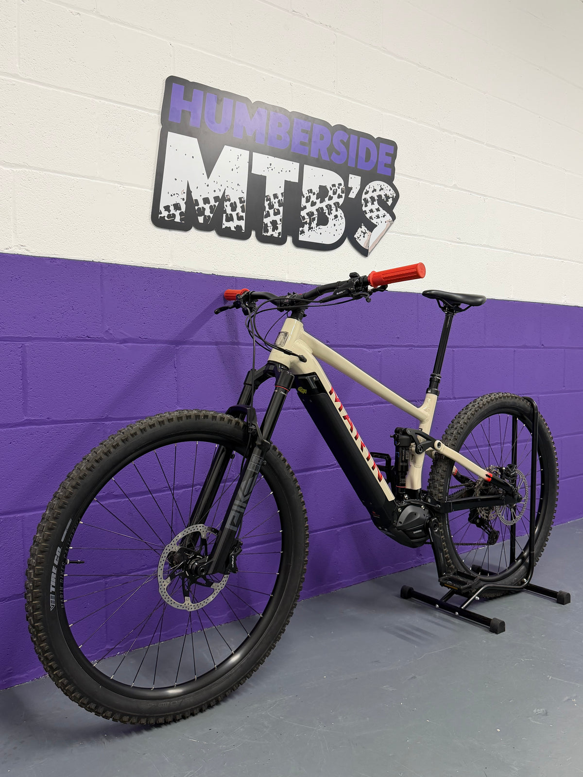 XL / 2024 Rift Zone E1 / EMTB / E-BIKE / MTB