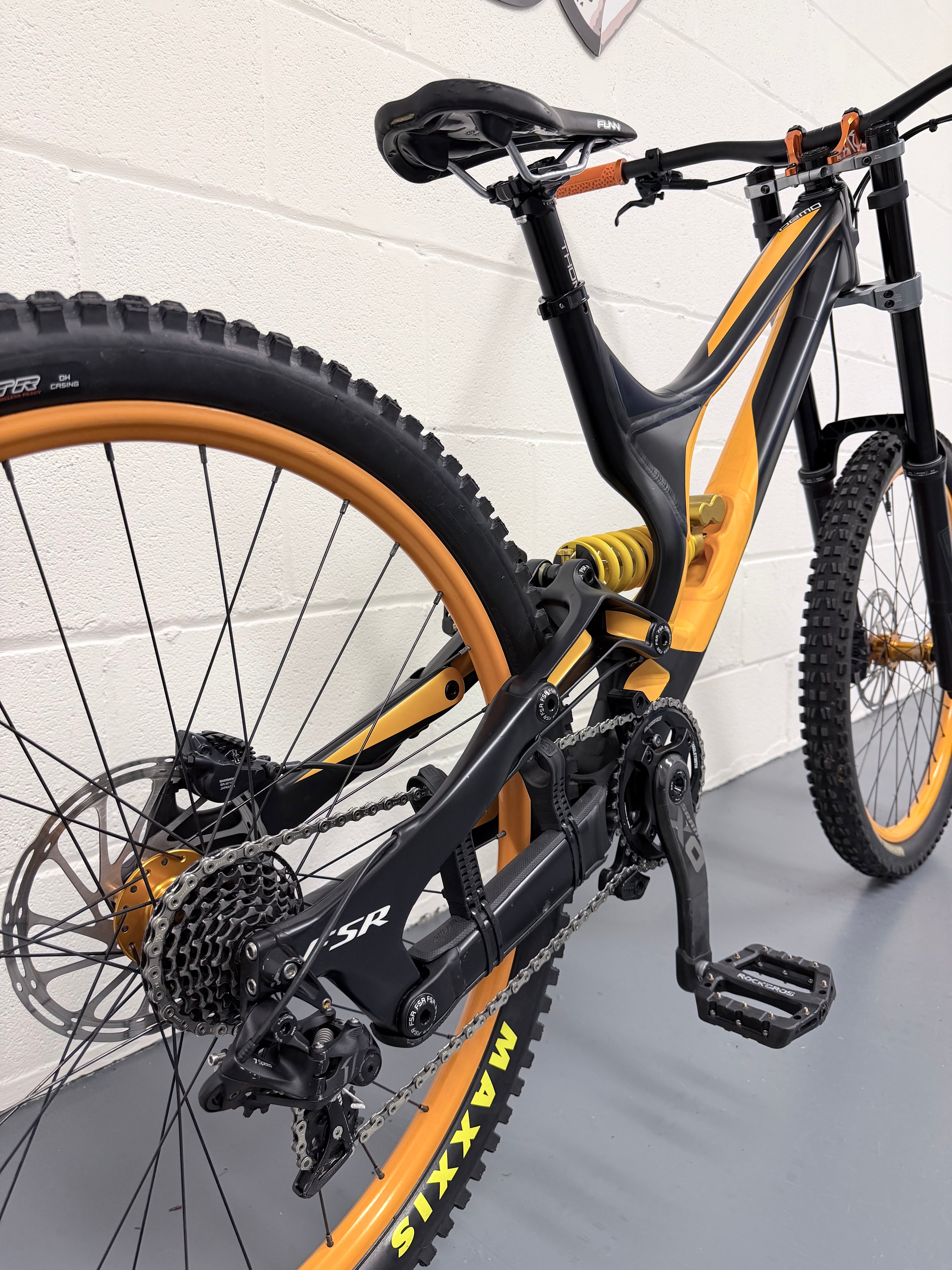 2017 Specialized Demo 8 Full Suspension Mountain Bike - MTB - DH