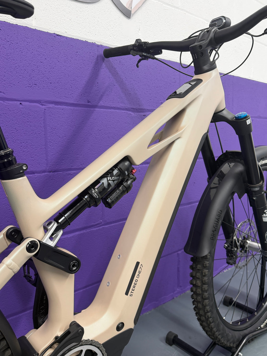 Large / 23 Miles! / 2026 Cube Stereo Hybrid One77 HPC SLX 800
