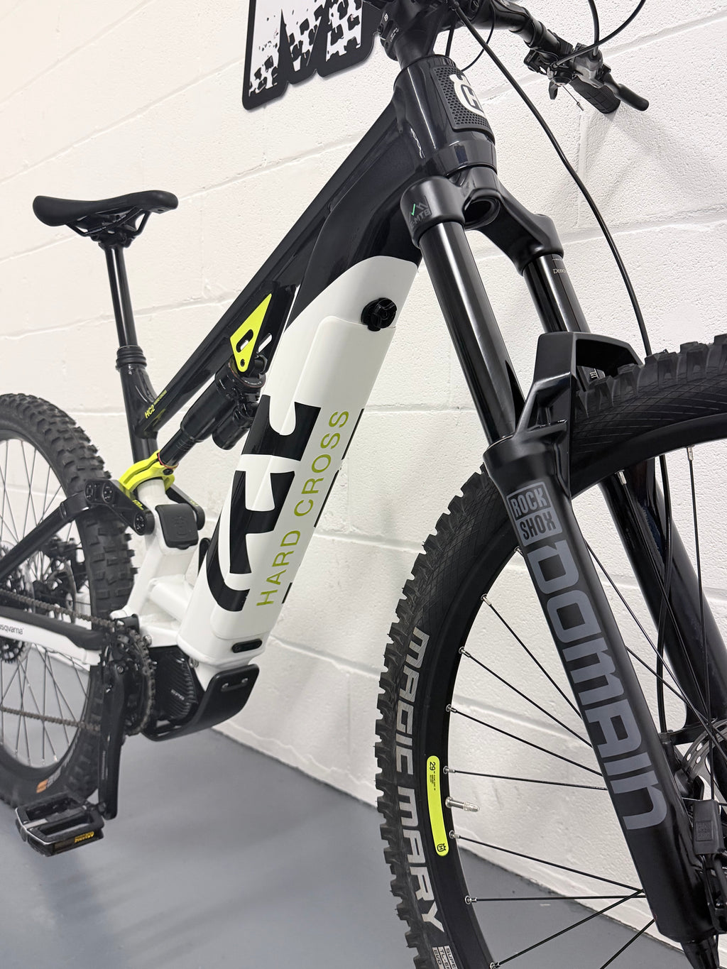 MEDIUM - 130 MILES! - HUSQVARNA HC2 FULL SUSPENSION ELECTRIC MOUNTAIN BIKE - EMTB - MTB