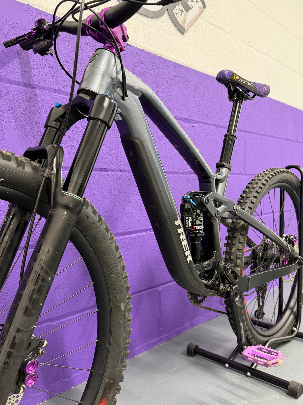Small / 2023 Fuel EX 8 Gen 6 - UPGRADED Full Suspension Mountain Bike / MTB