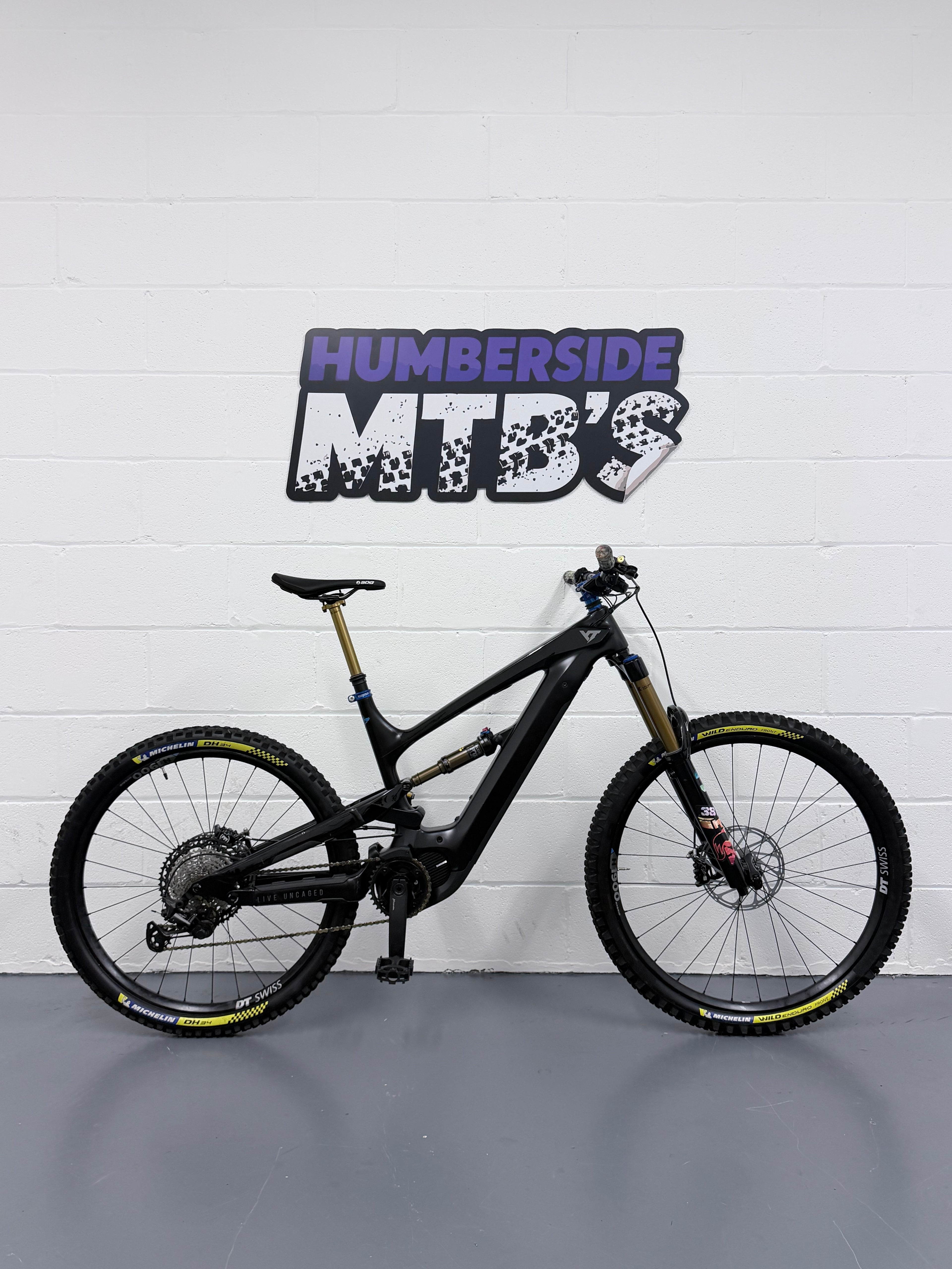 Large - 459 Miles - YT Decoy MX Full Suspension Electric Mountain Bike - EMTB - MTB