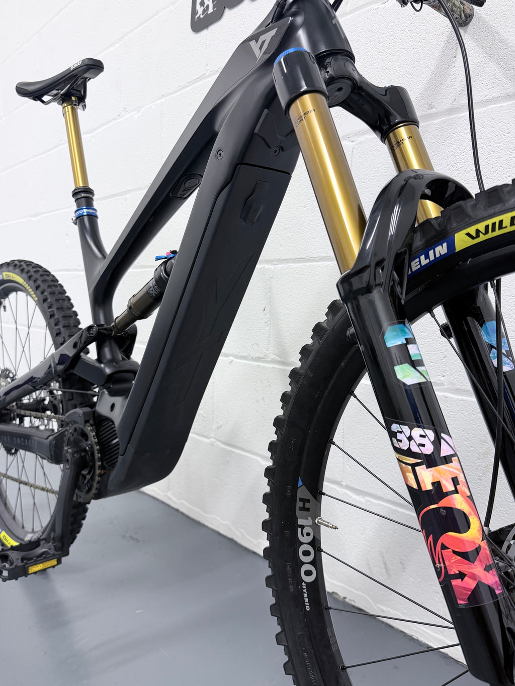 Large - 459 Miles - YT Decoy MX Full Suspension Electric Mountain Bike - EMTB - MTB