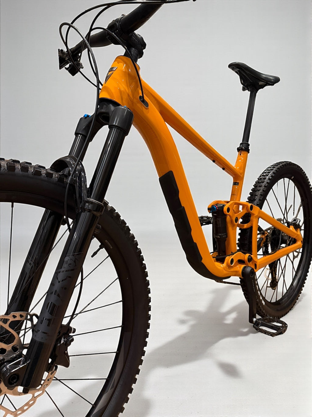 2024 / Large / Giant Trance X 2 Full Suspension Mountain Bike / MTB / Fox / 29er