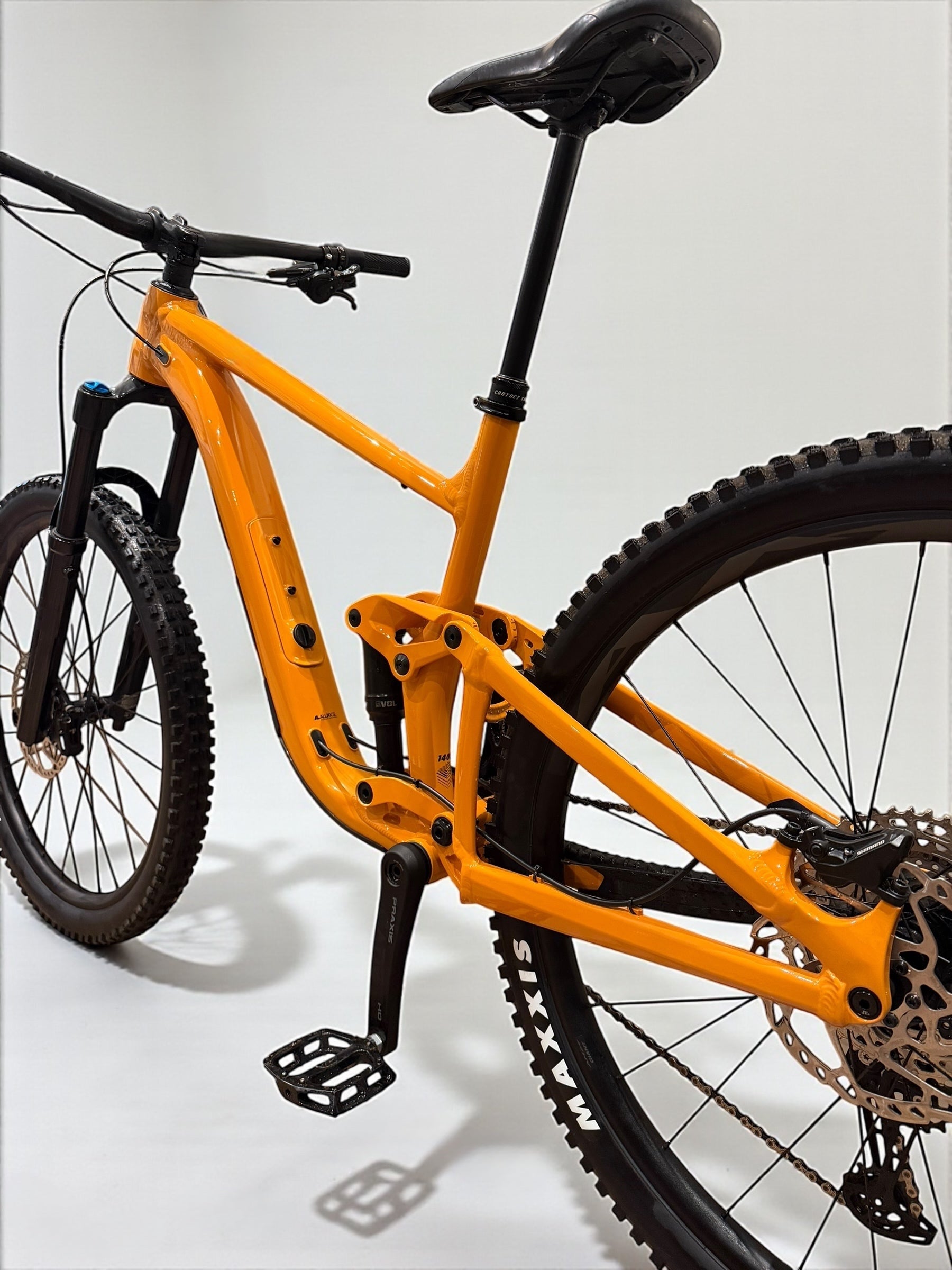 2024 / Large / Giant Trance X 2 Full Suspension Mountain Bike / MTB / Fox / 29er