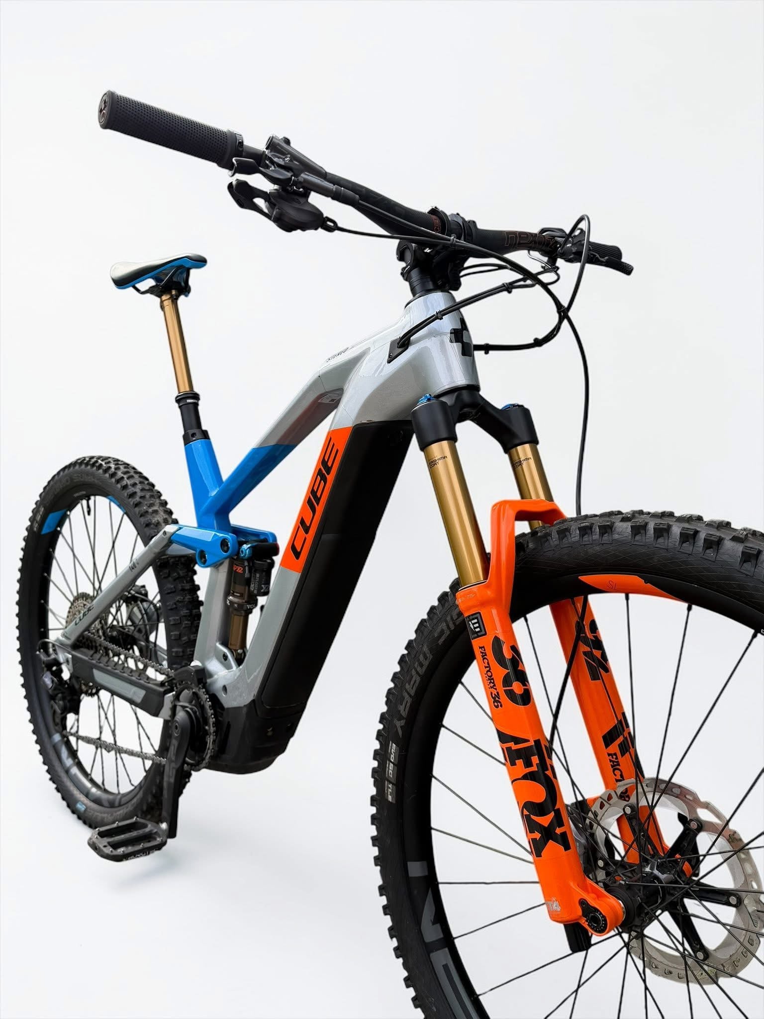 Large - 314 Miles - Cube Stereo Hybrid 140 Action Team