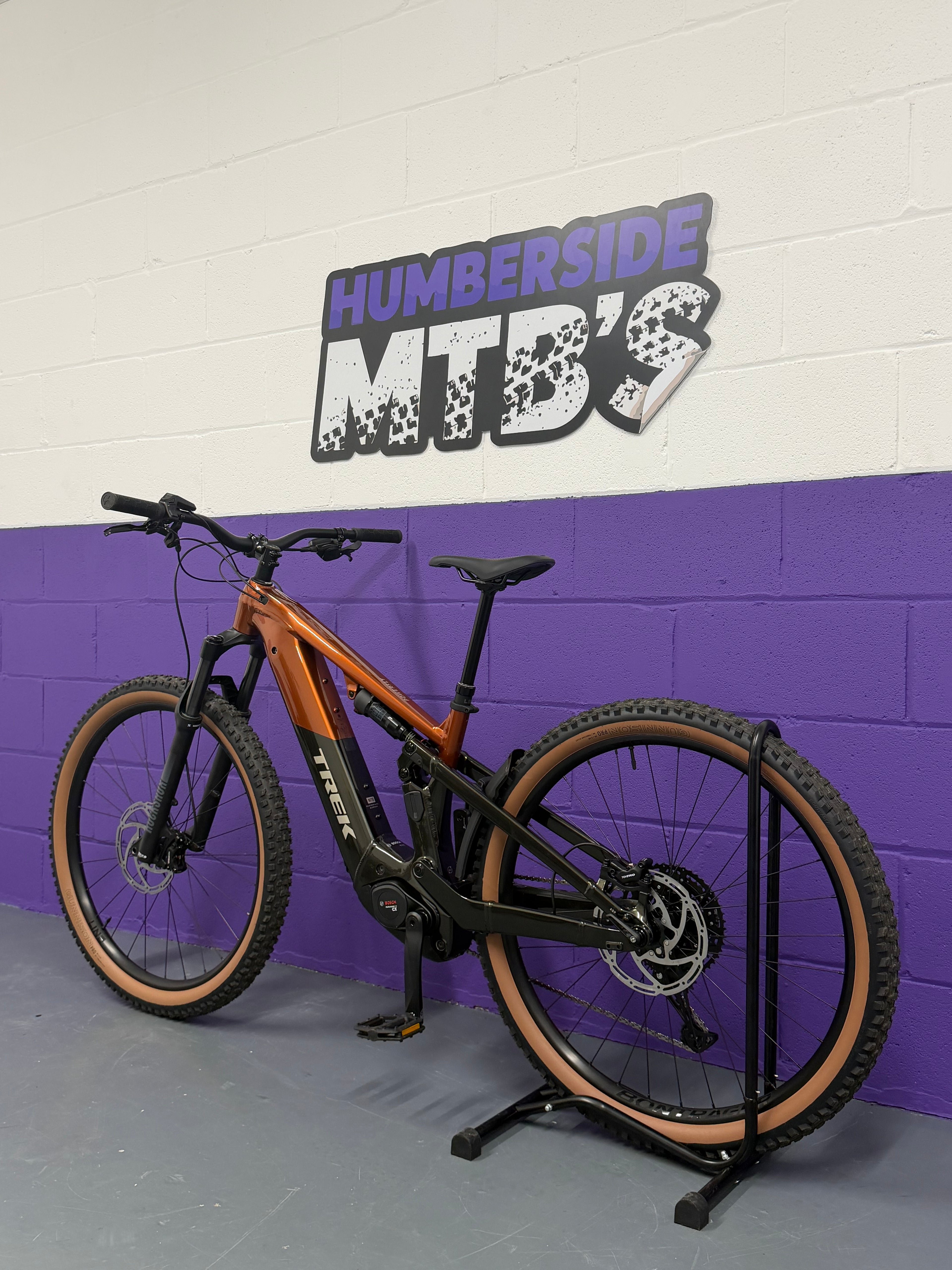 Medium / 2027 Trek Powerfly FS+ 4 - 12 MILES! / EMTB / E-BIKE / MTB