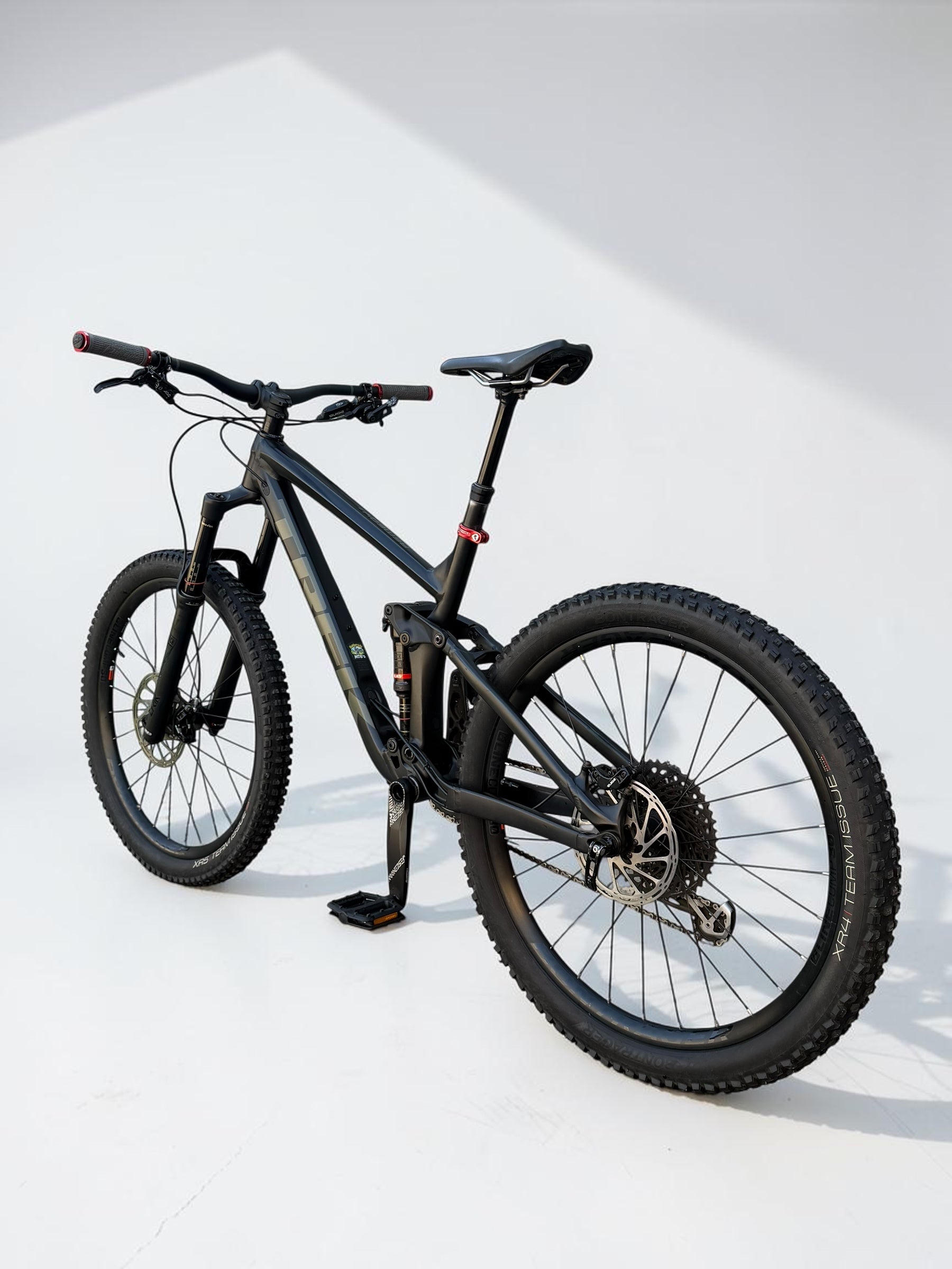 M/L - 2020 - TREK REMEDY 8