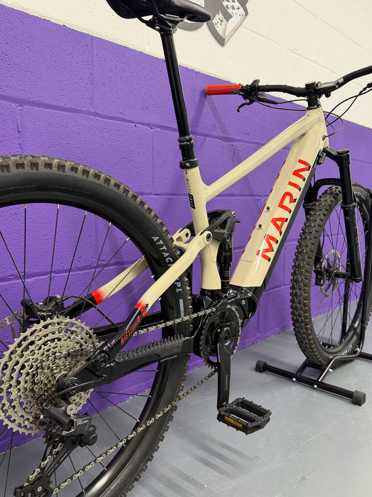 XL / 2024 Rift Zone E1 / EMTB / E-BIKE / MTB