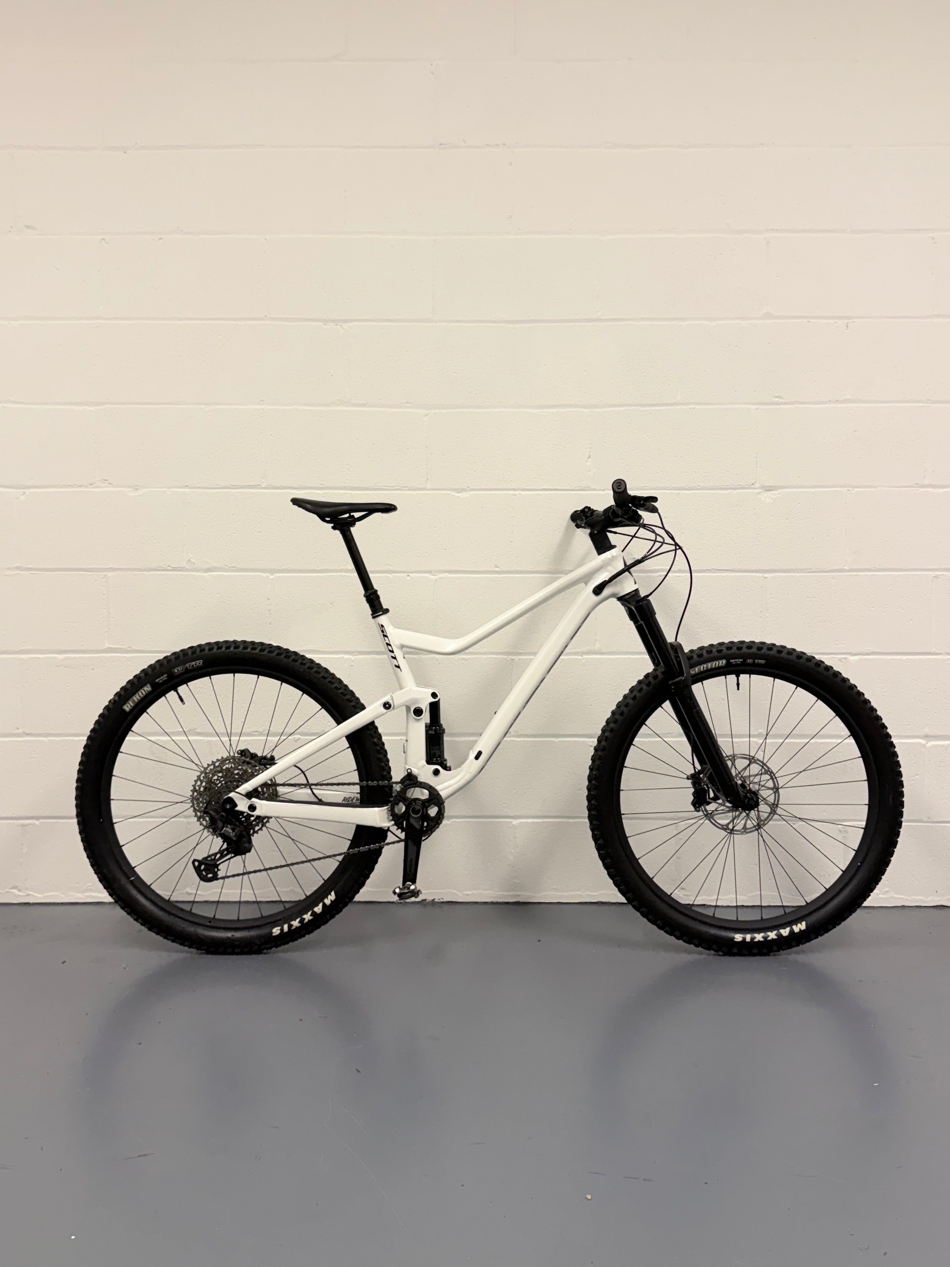 Large - Scott Genius 940 Full Suspension Mountain Bike - MTB