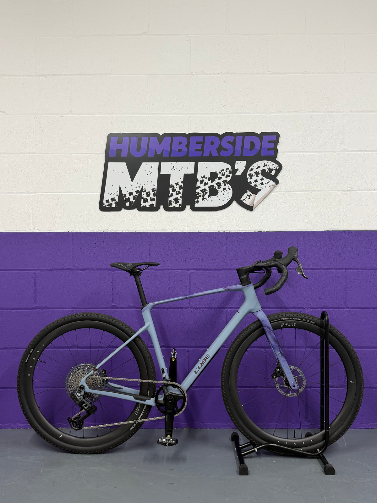 Medium - 2025 CUBE NUROAD C:62 EX CARBON - UPGRADED - GRAVEL BIKE